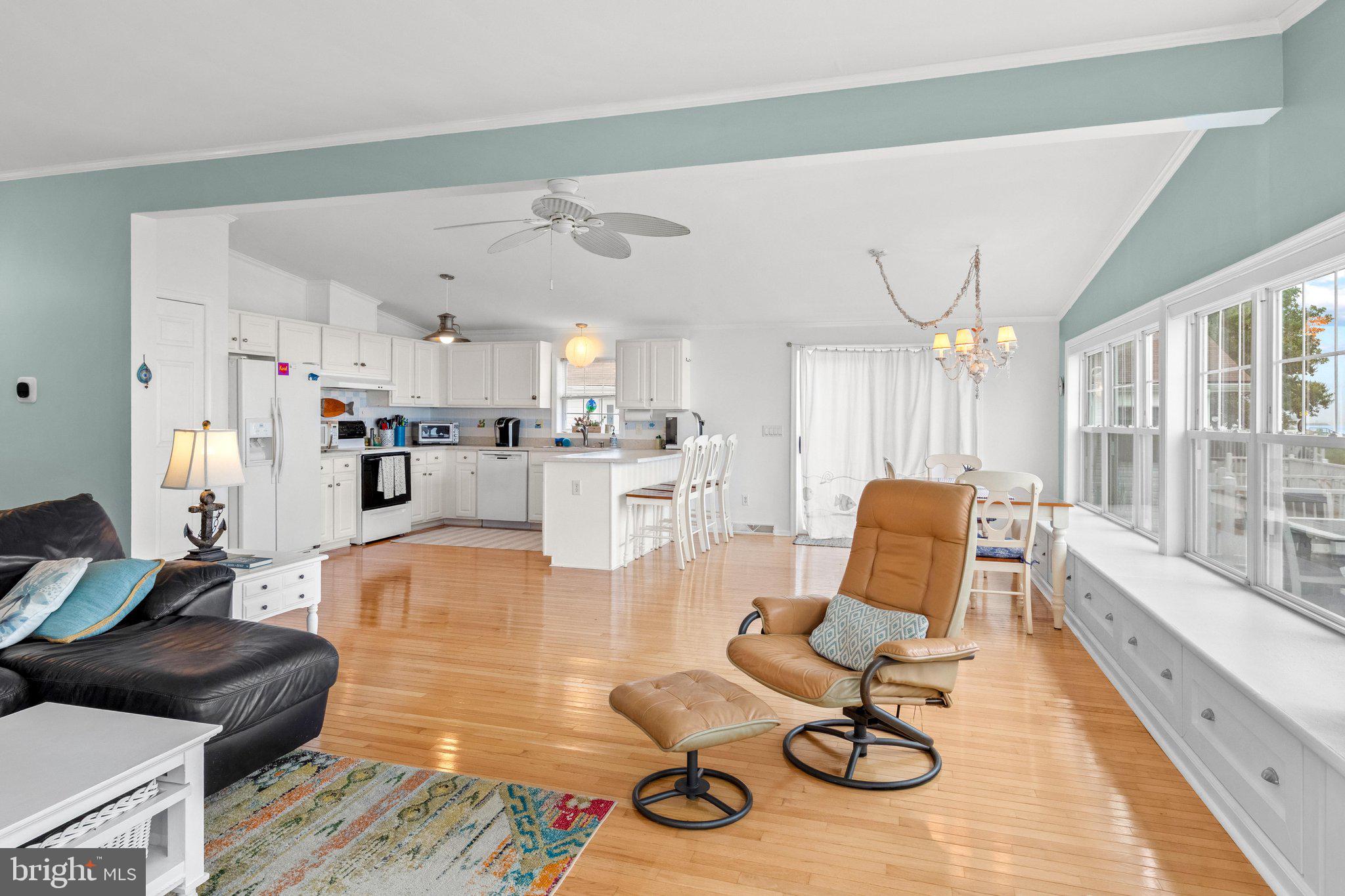 WHITE HOUSE BEACH - Residential