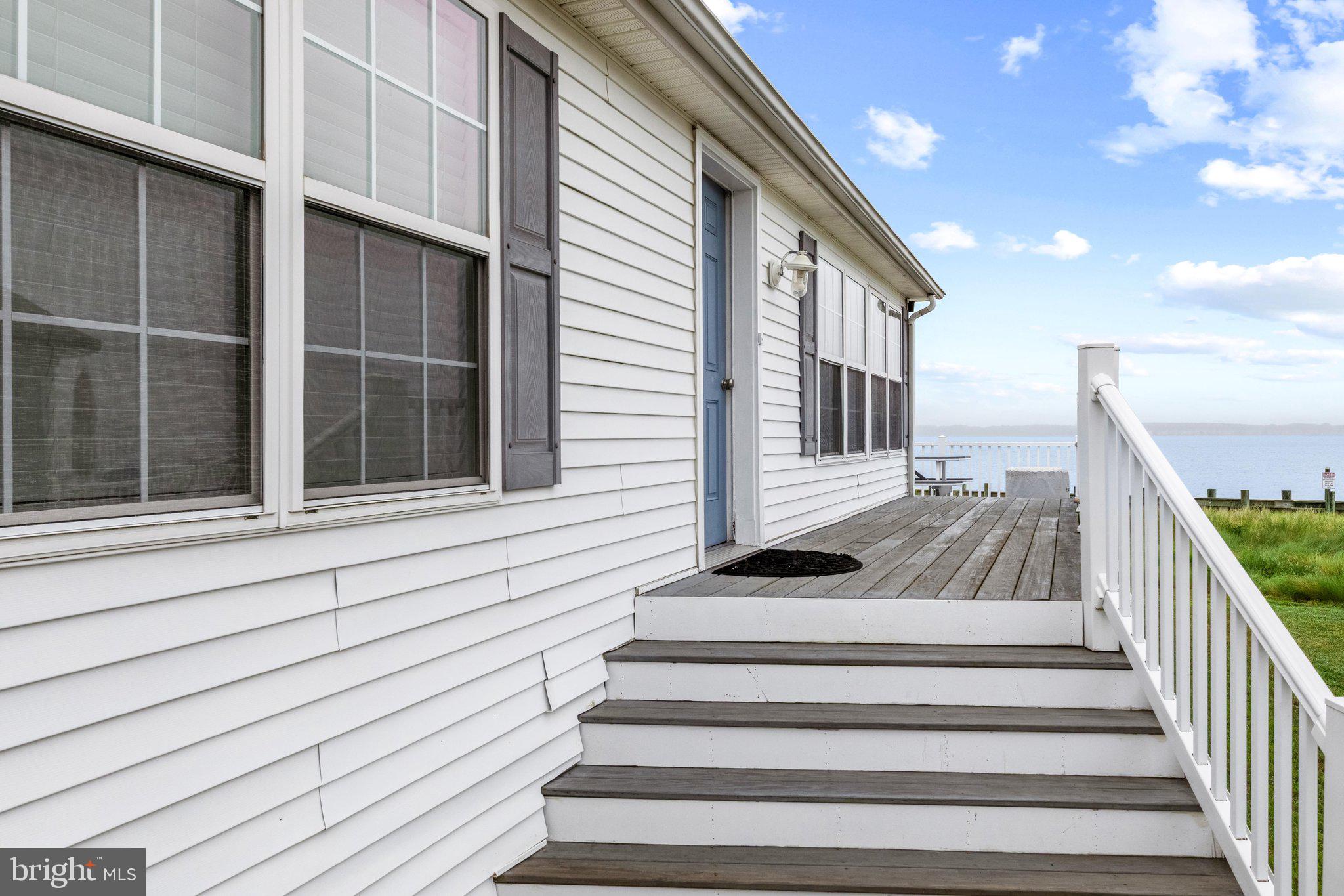 WHITE HOUSE BEACH - Residential