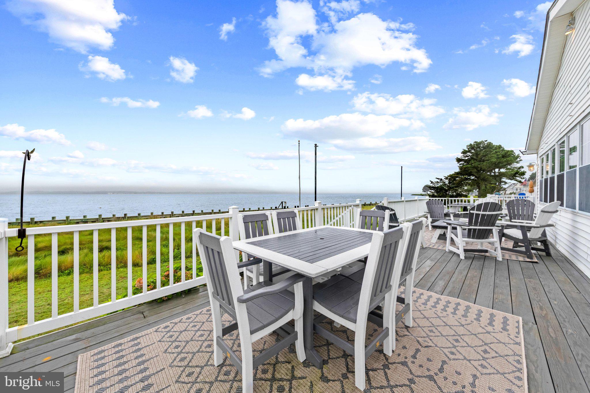 WHITE HOUSE BEACH - Residential