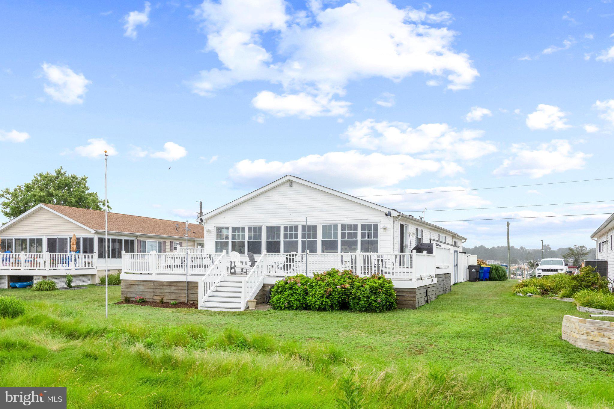 WHITE HOUSE BEACH - Residential