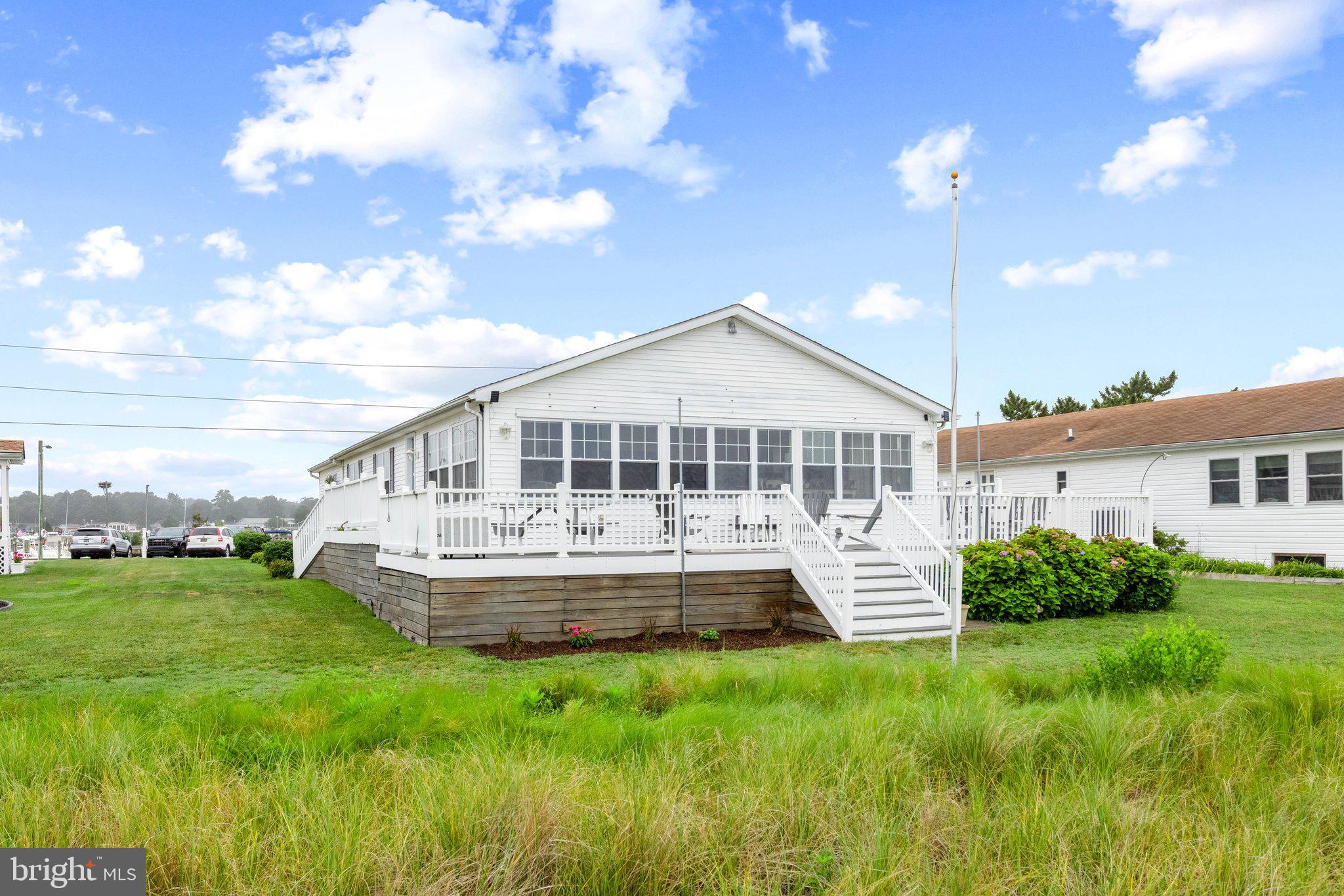 WHITE HOUSE BEACH - Residential