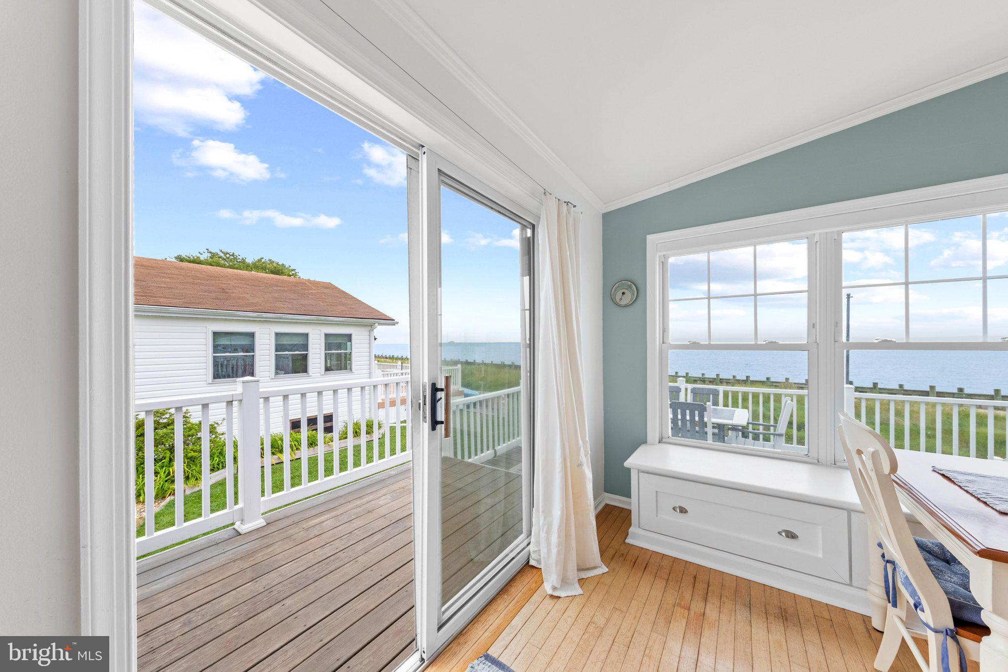 WHITE HOUSE BEACH - Residential