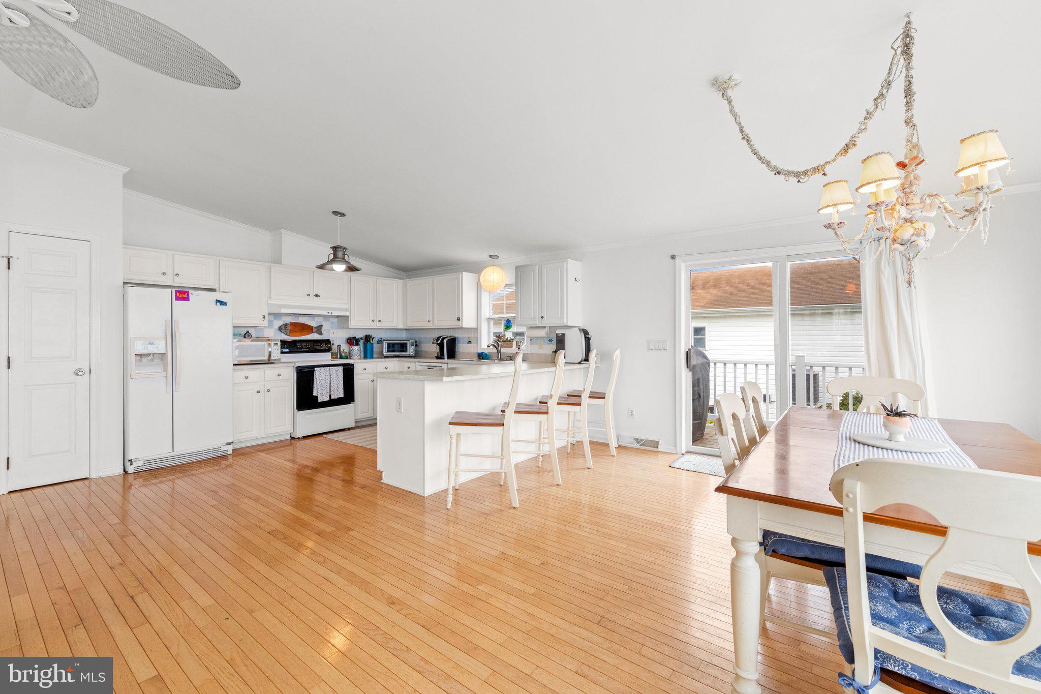 WHITE HOUSE BEACH - Residential