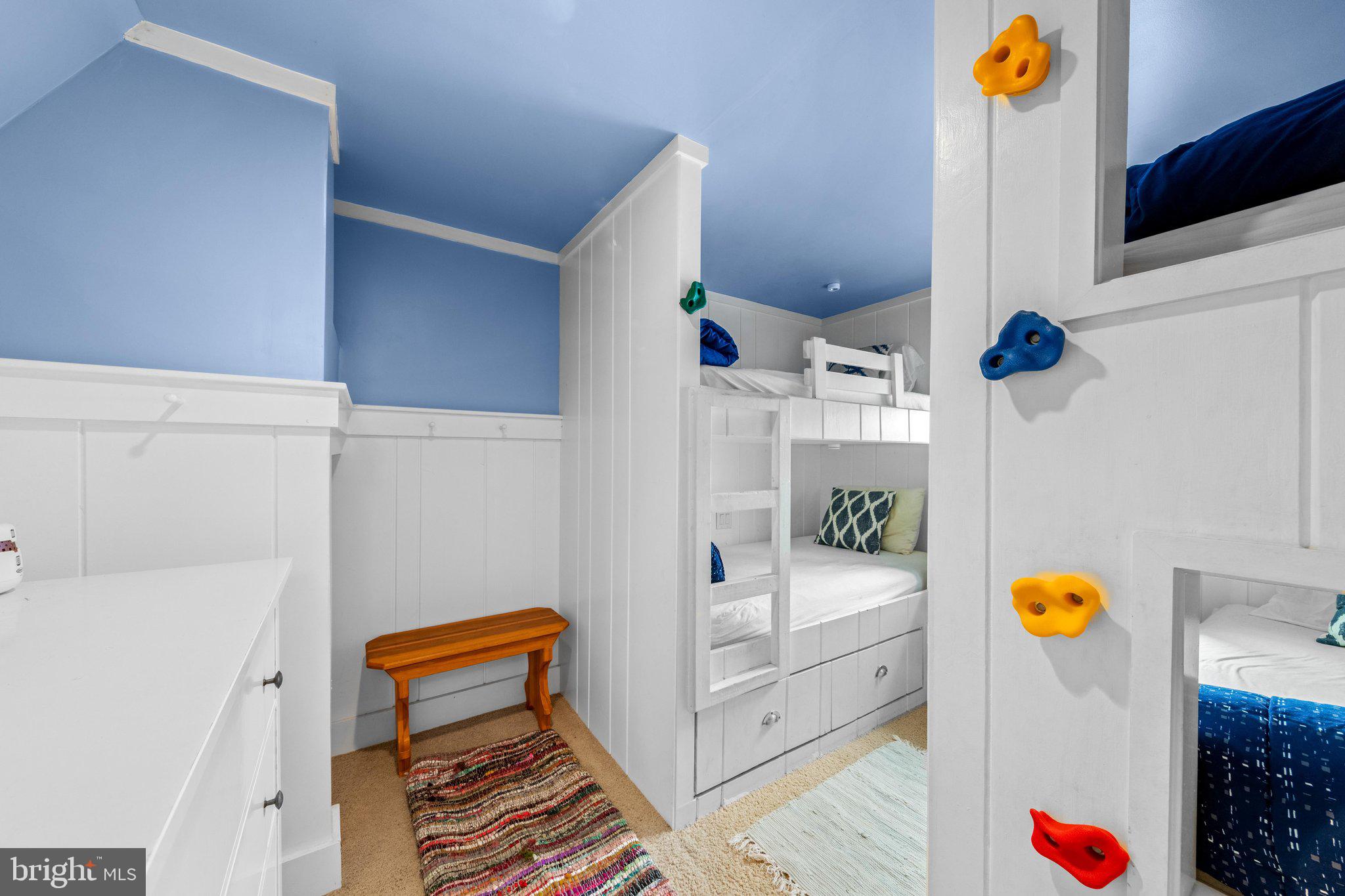 WHITE HOUSE BEACH - Residential