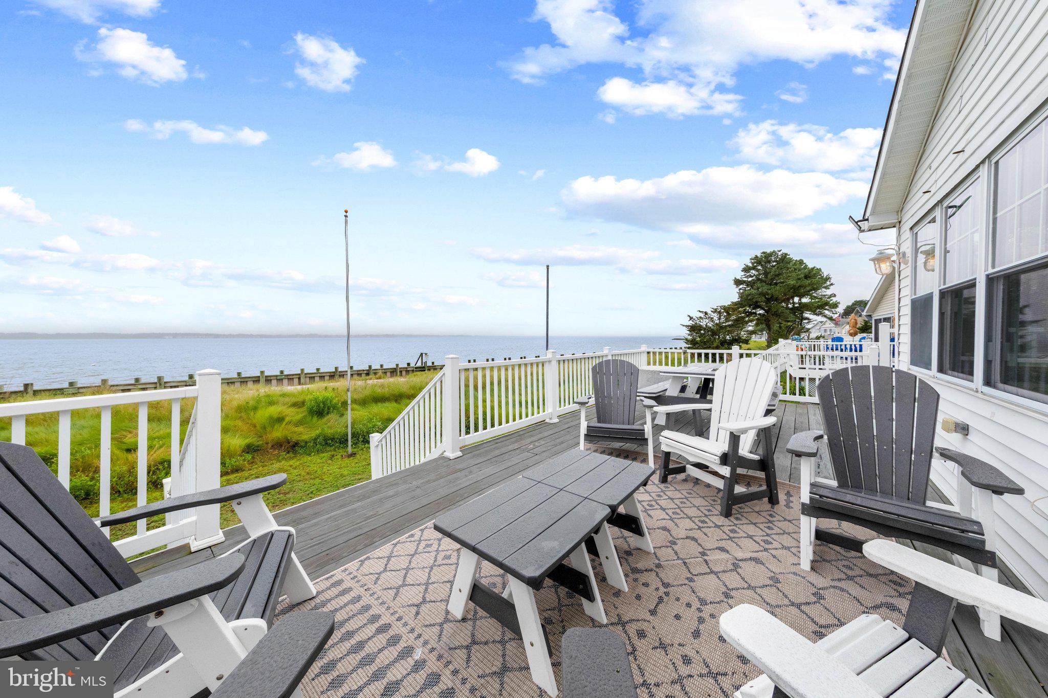 WHITE HOUSE BEACH - Residential
