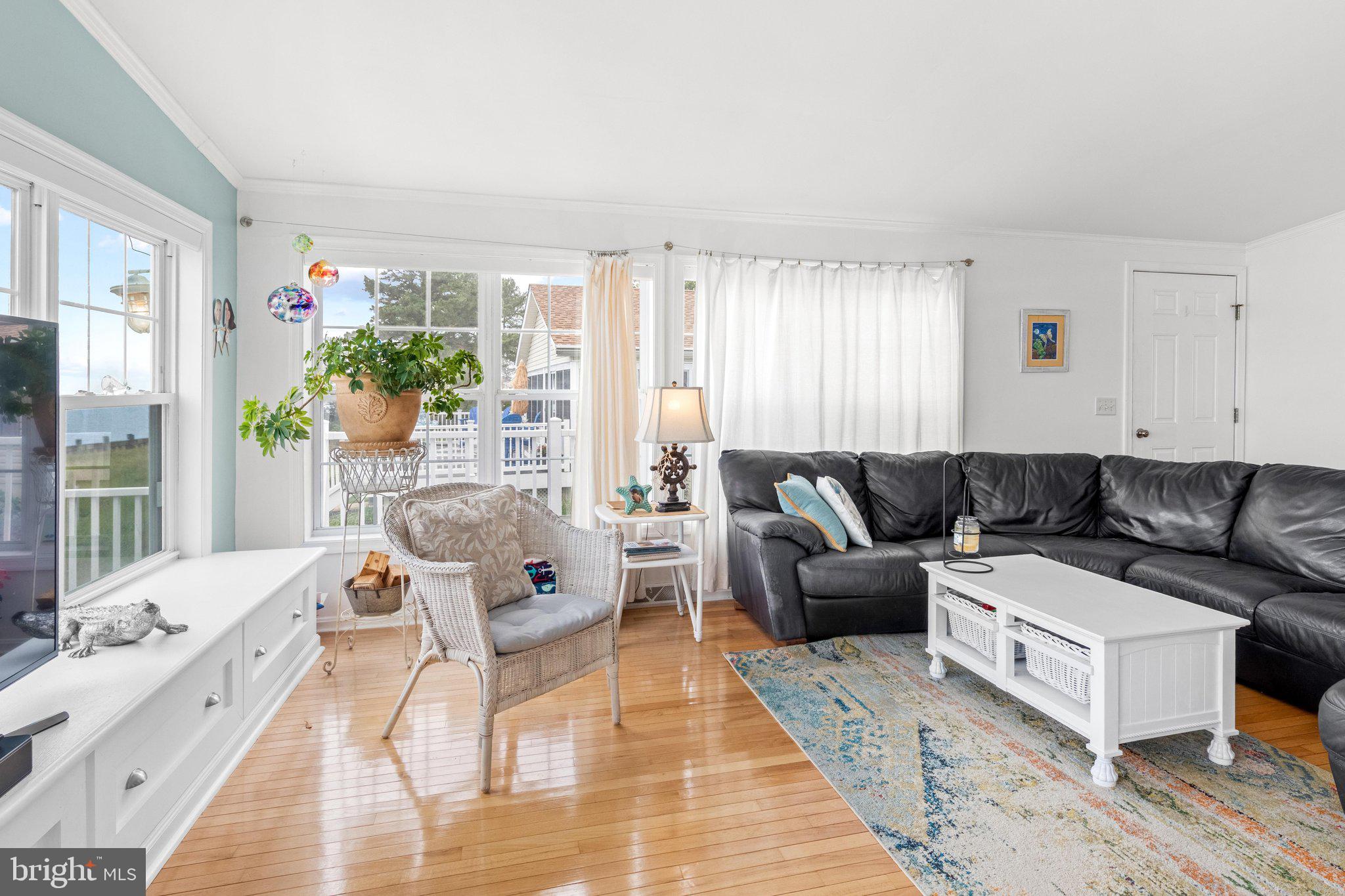 WHITE HOUSE BEACH - Residential