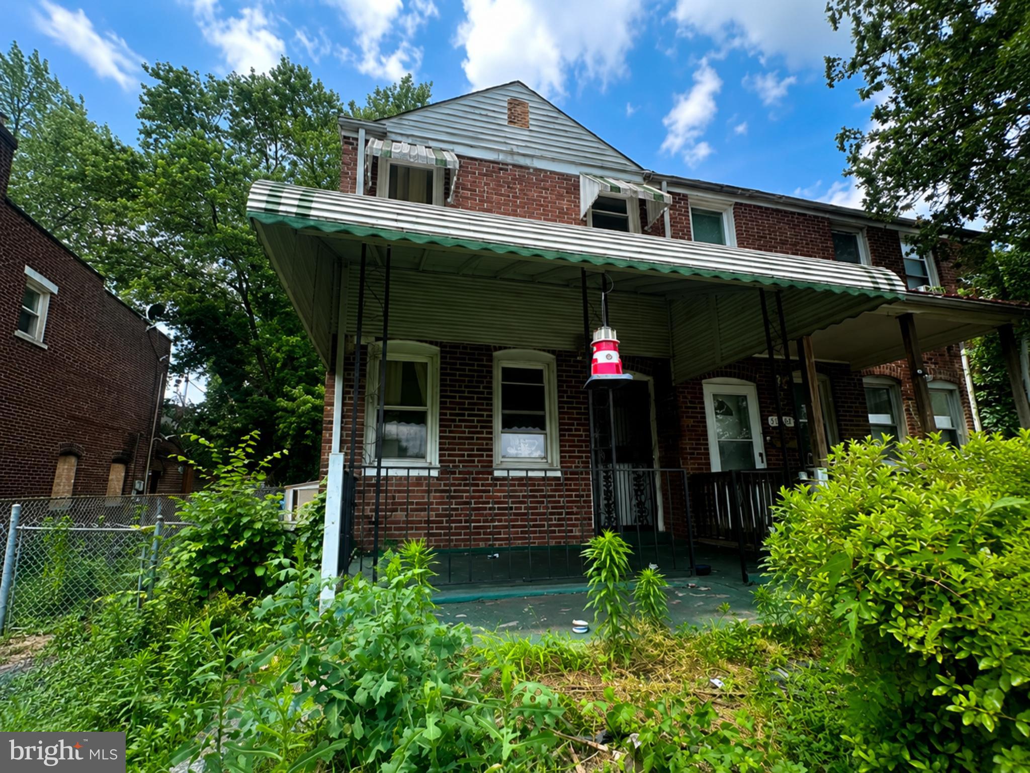 ONLINE AUCTION: This auction takes place on the Ashland Auction Group website bidding platform. Bidding begins 7/9/2026, 10:00 AM. Bidding ends 7/13/2026, 11:15 AM. The list price is the suggested opening bid. Deposit: $7,500.

This two-story, porch-front, end-unit townhouse is located in the Northwest Community Action neighborhood of Baltimore City. Residents can enjoy the nearby attractions and facilities such as the Leon Day Park, West Baltimore MARC Train Station, Hanlon Park, and Coppin State University. The property is vacant. Located near major traffic corridors including North Avenue, this Baltimore property offers convenient access to key routes, nearby amenities, and surrounding neighborhoods.