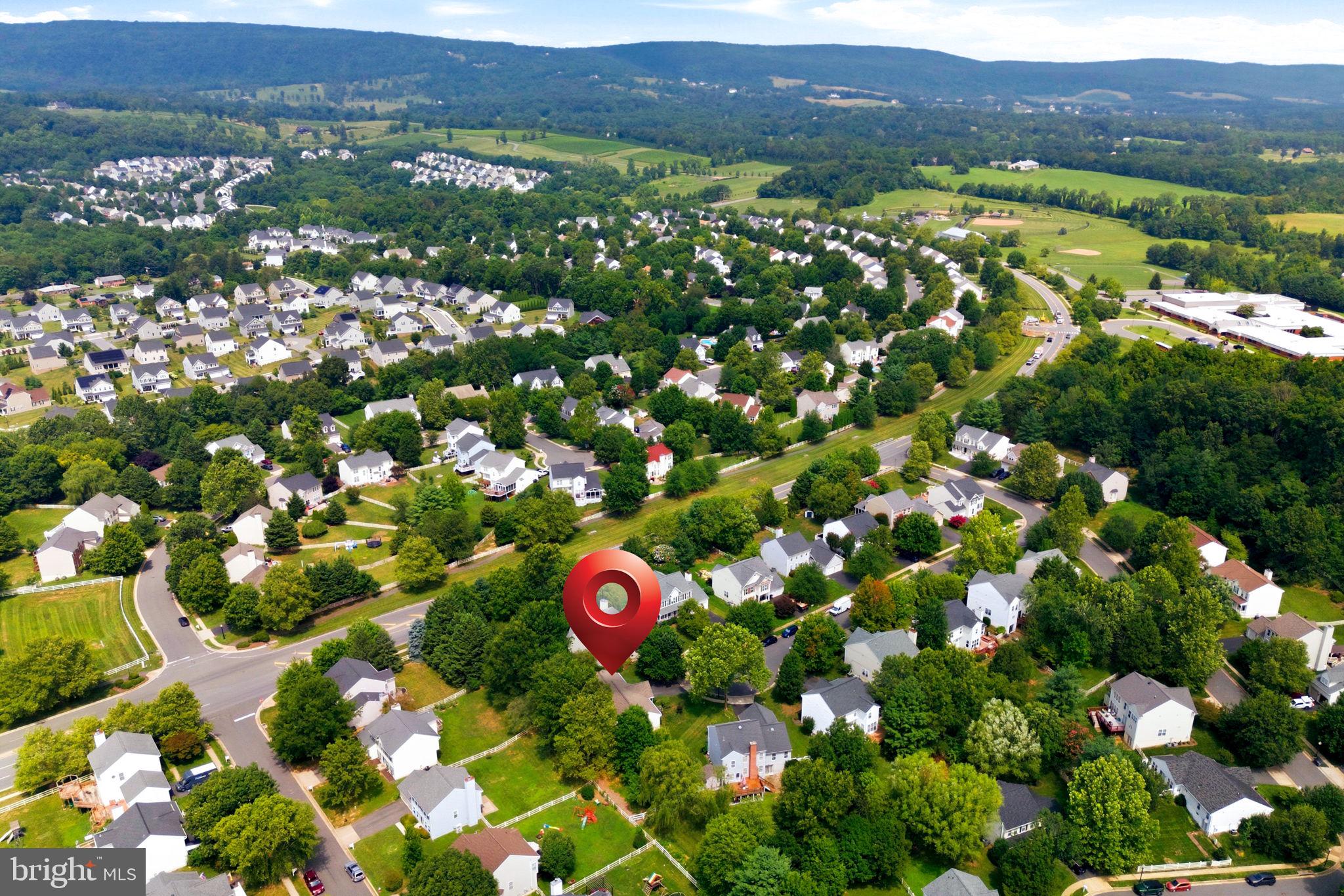 ROUND HILL - Residential