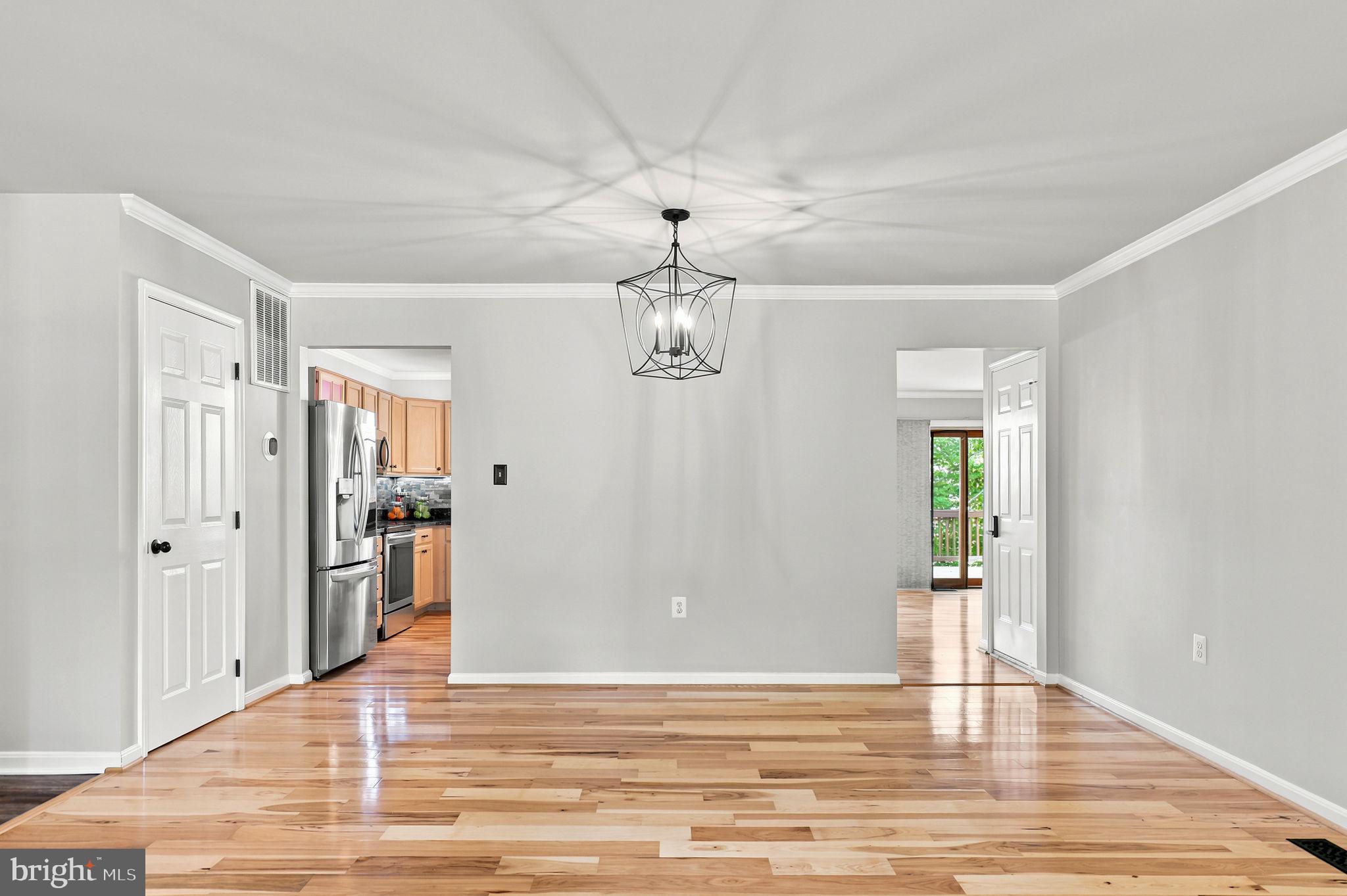 ROUND HILL - Residential