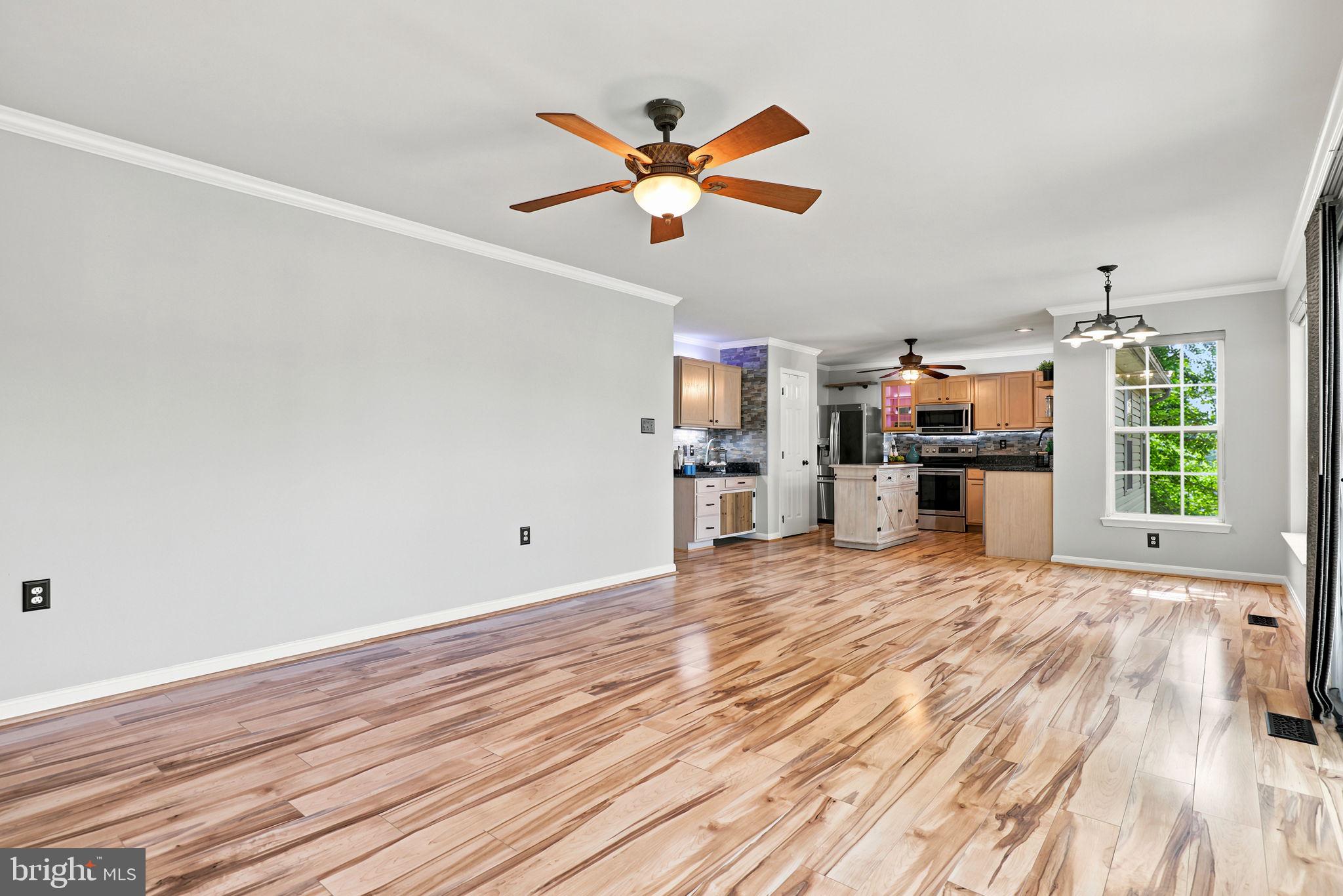 ROUND HILL - Residential
