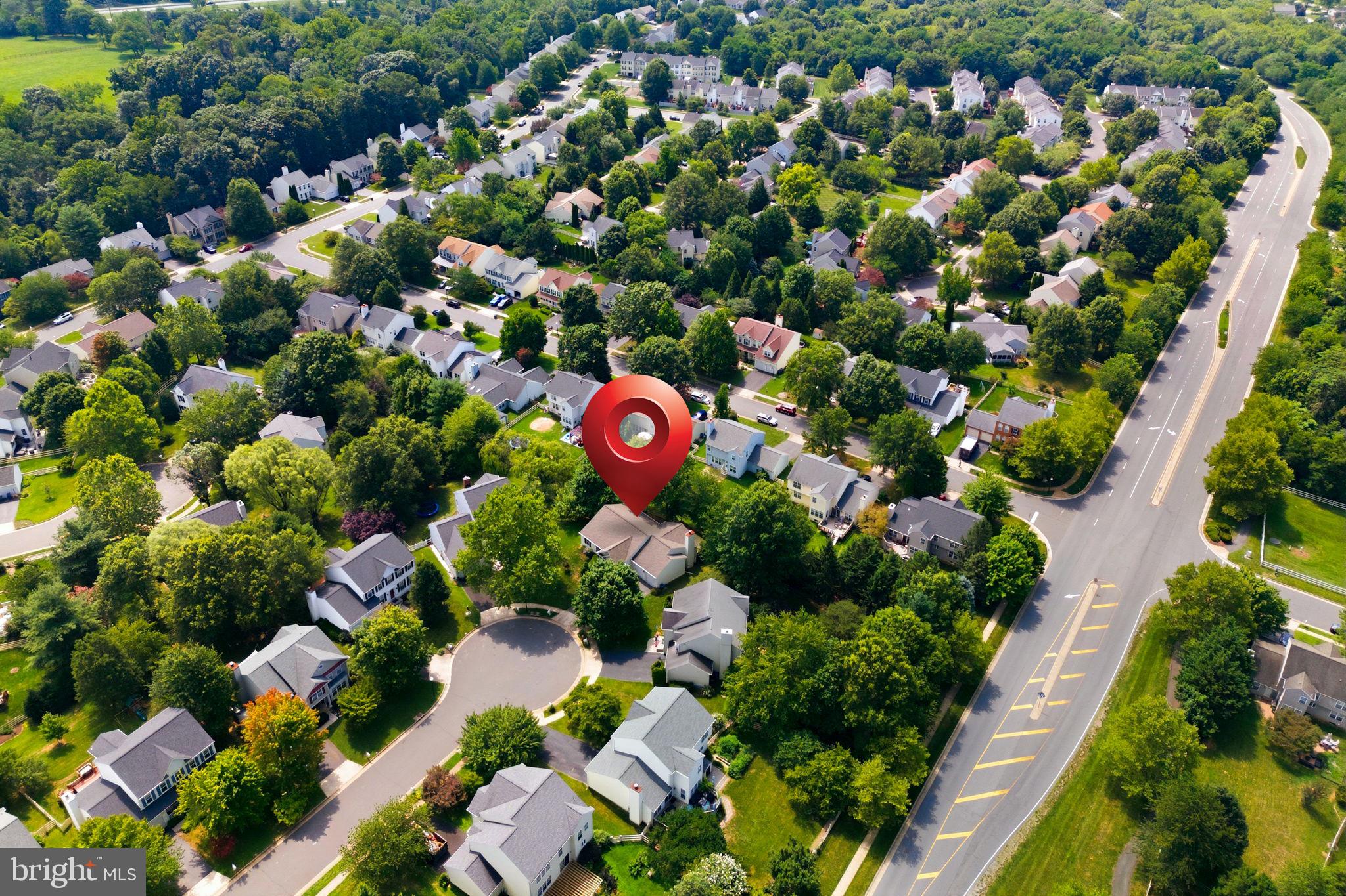 ROUND HILL - Residential