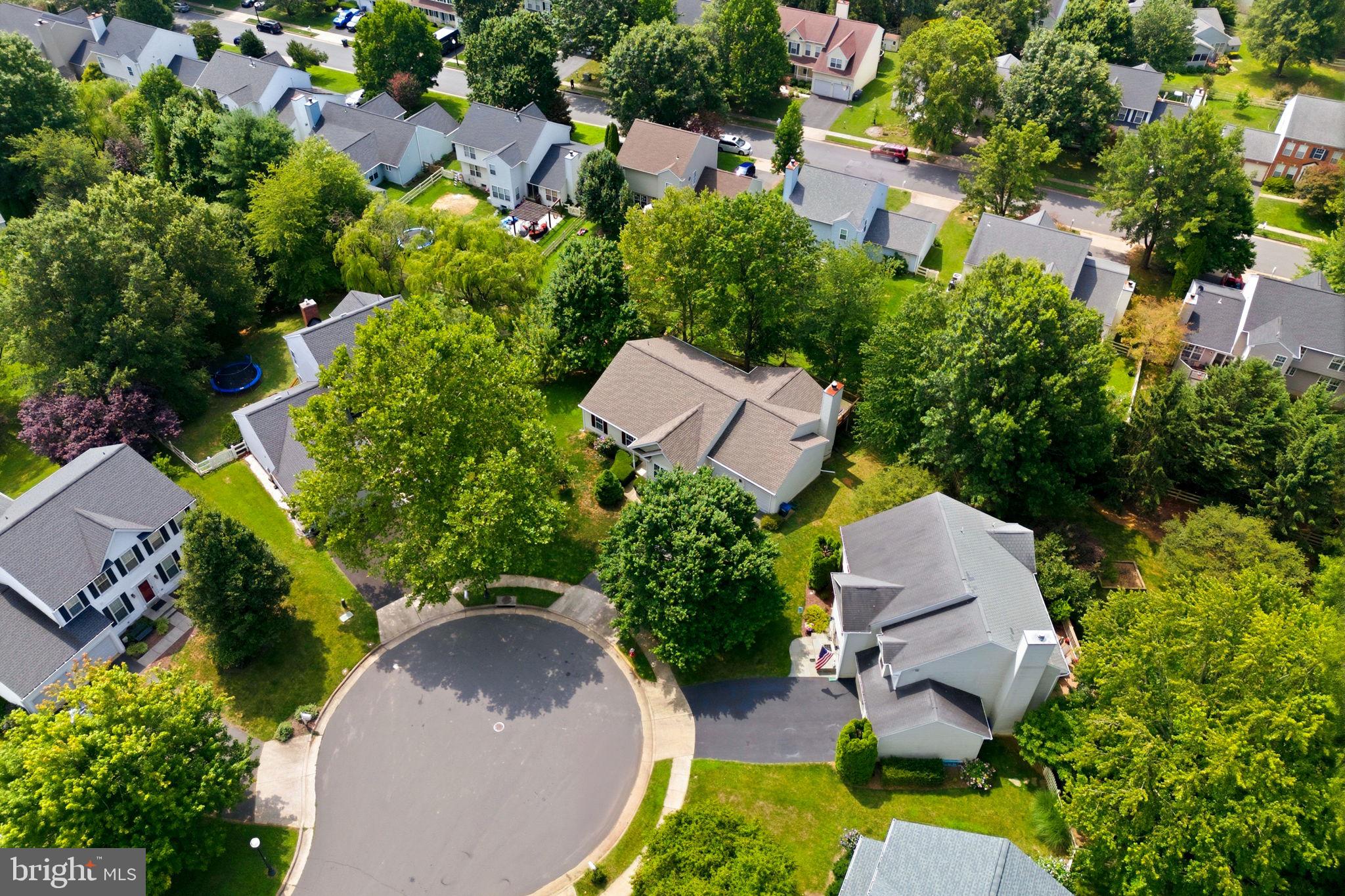 ROUND HILL - Residential