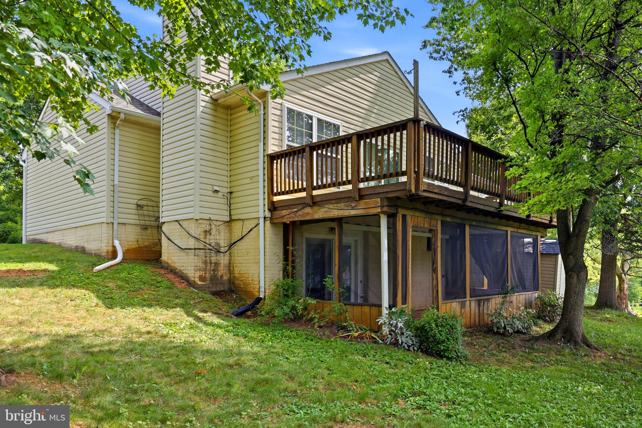ROUND HILL - Residential