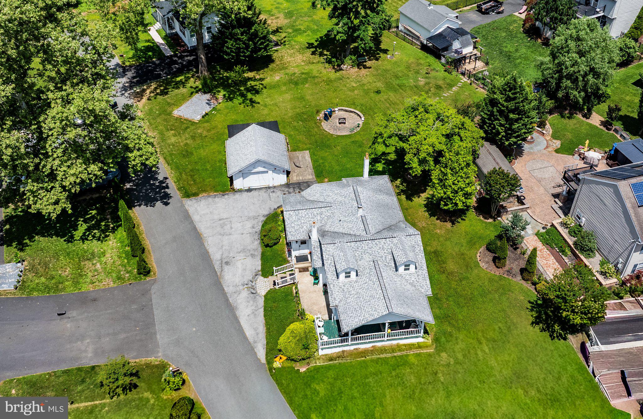 Prime location, endless potential — this is the opportunity you've been waiting for! Situated right on Capitol Trail and Kirkwood Highway, steps from the newly remodeled Astro Center Shopping Center, the YMCA, and the Newark Farmers Market, the location speaks for itself.
Sitting on a large lot with a detached garage, updates include LVP flooring, fresh paint, and a newer roof (2018). This property is being sold AS-IS and does need some TLC — but with the right touch, the upside is huge. Residential or investment, and with the possibility of commercial rezoning, the possibilities are truly endless.
Bring your vision and make it yours!