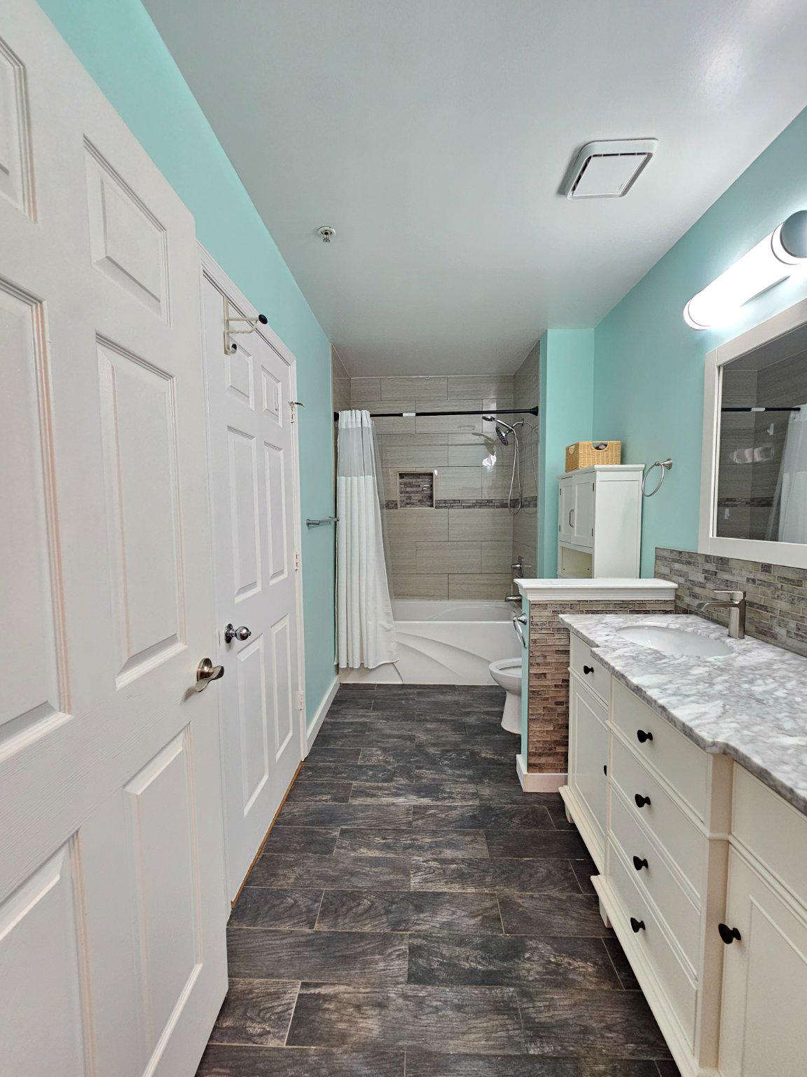 SOUTHGLEN AT UNIVERSITY CENTER - Residential
