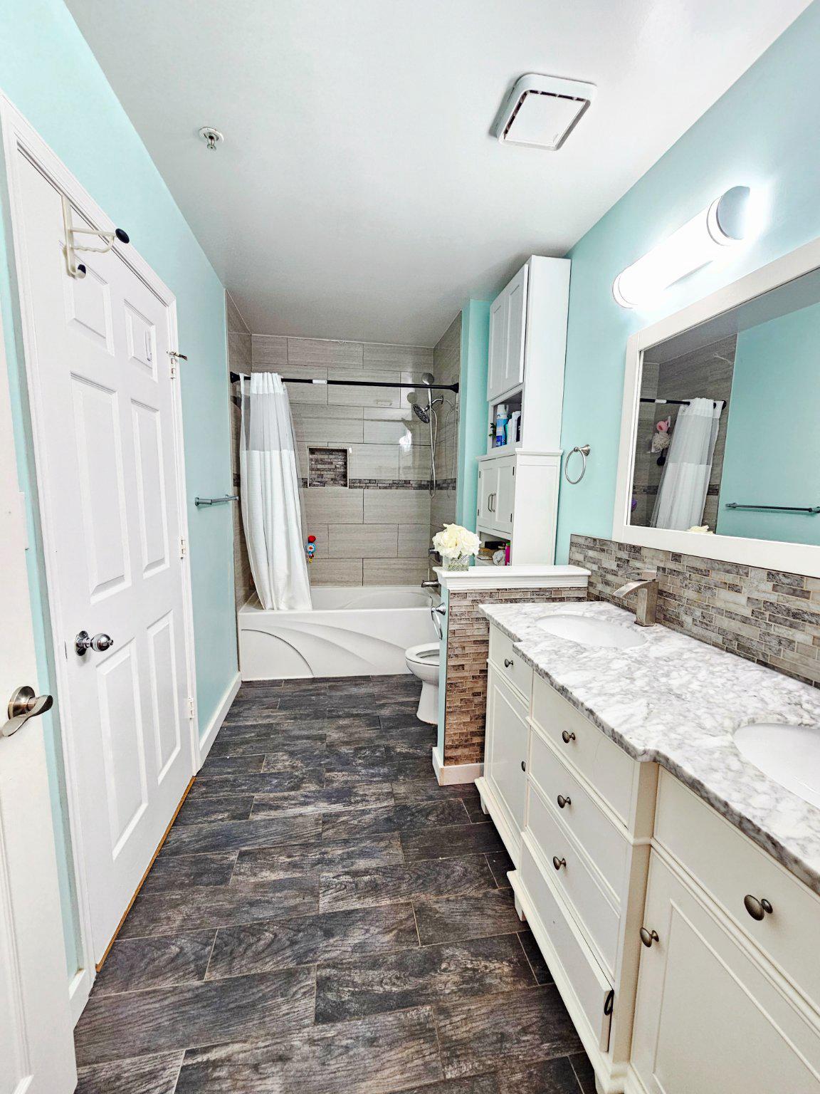 SOUTHGLEN AT UNIVERSITY CENTER - Residential