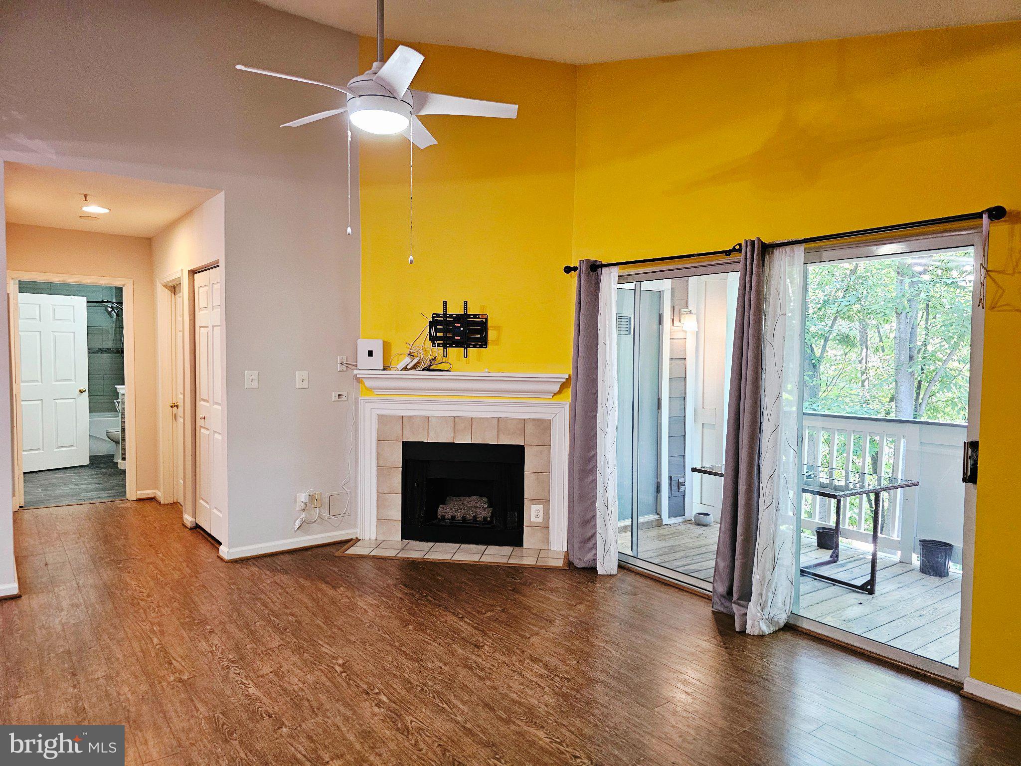SOUTHGLEN AT UNIVERSITY CENTER - Residential