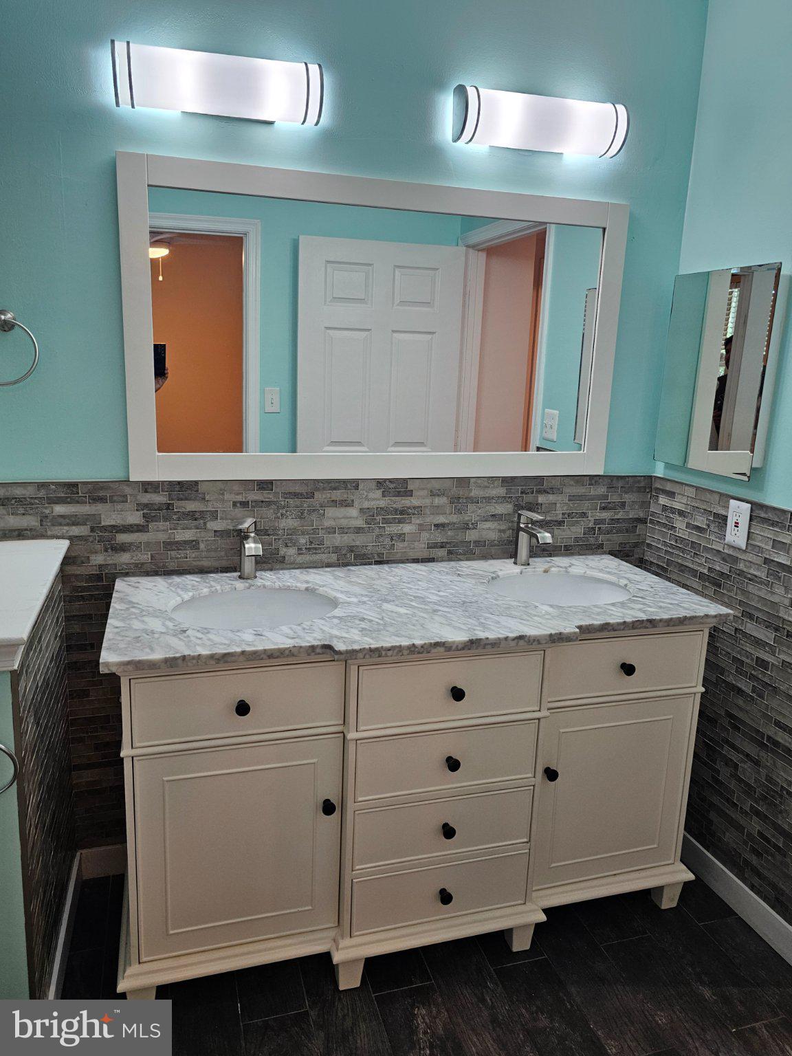 SOUTHGLEN AT UNIVERSITY CENTER - Residential