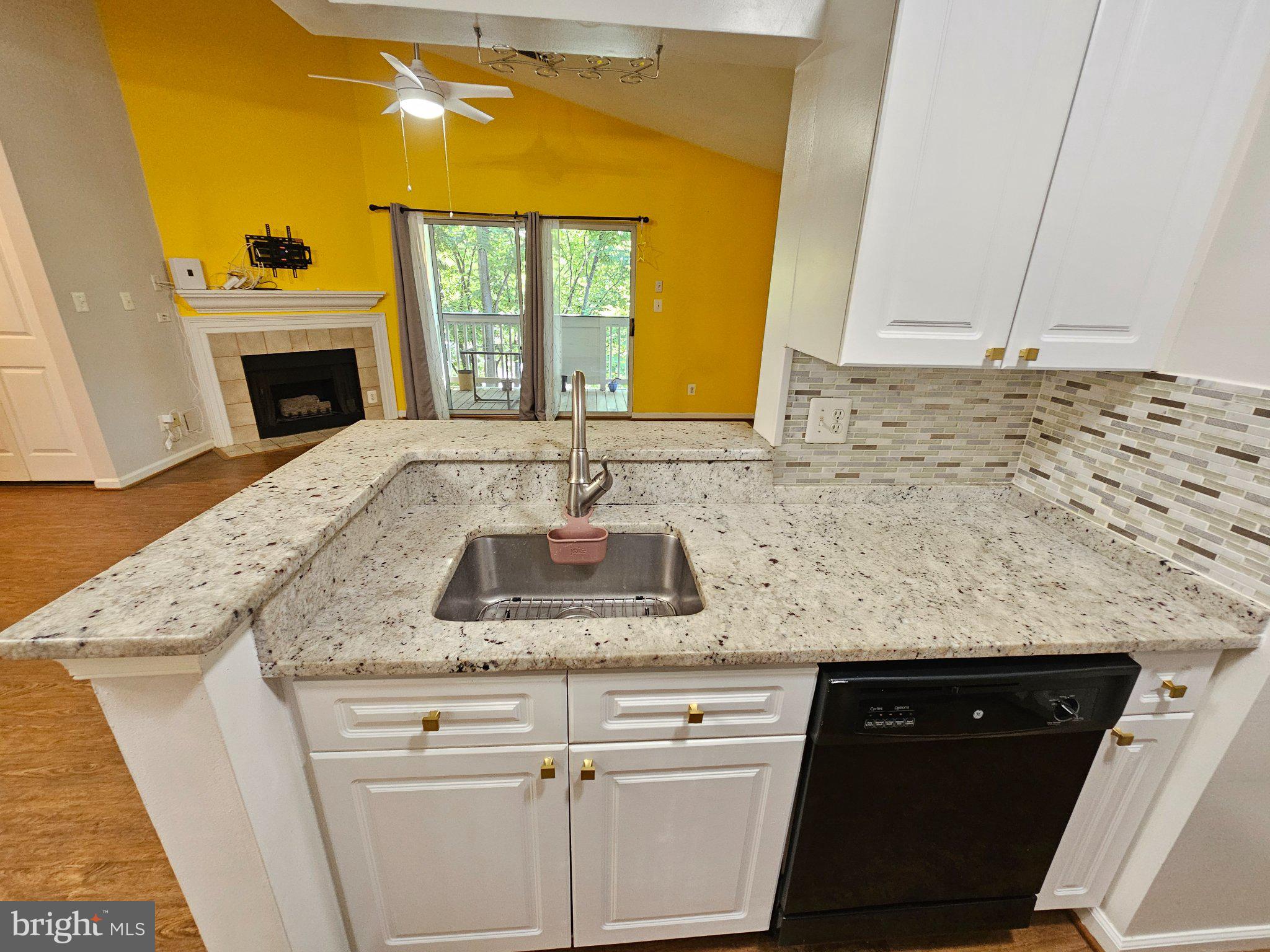 SOUTHGLEN AT UNIVERSITY CENTER - Residential