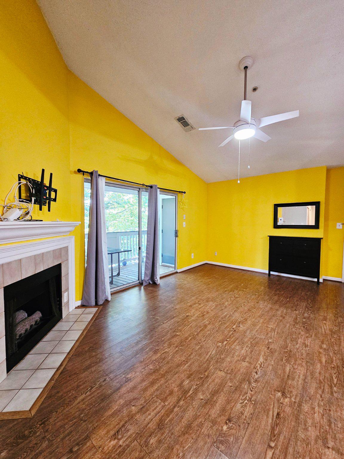 SOUTHGLEN AT UNIVERSITY CENTER - Residential