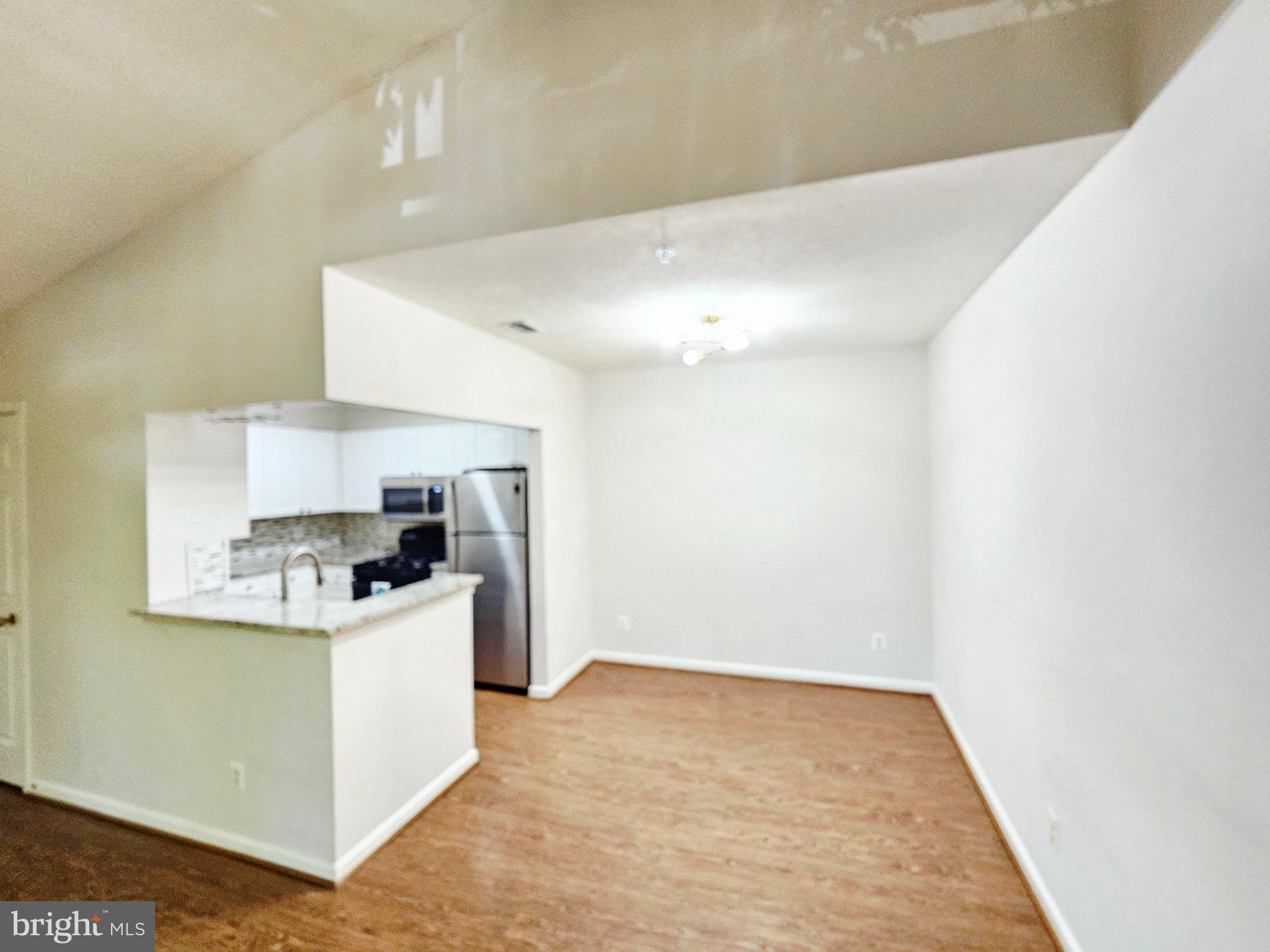 SOUTHGLEN AT UNIVERSITY CENTER - Residential