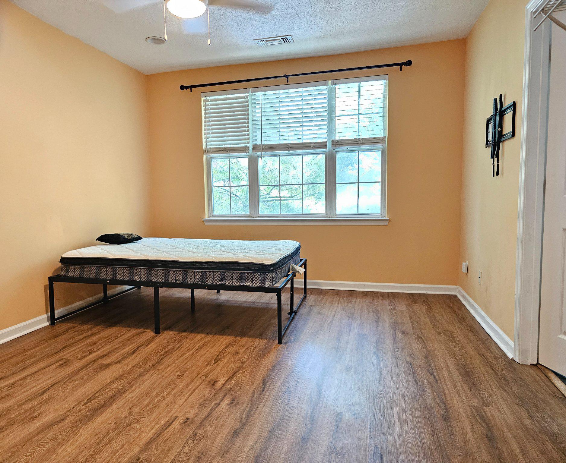 SOUTHGLEN AT UNIVERSITY CENTER - Residential