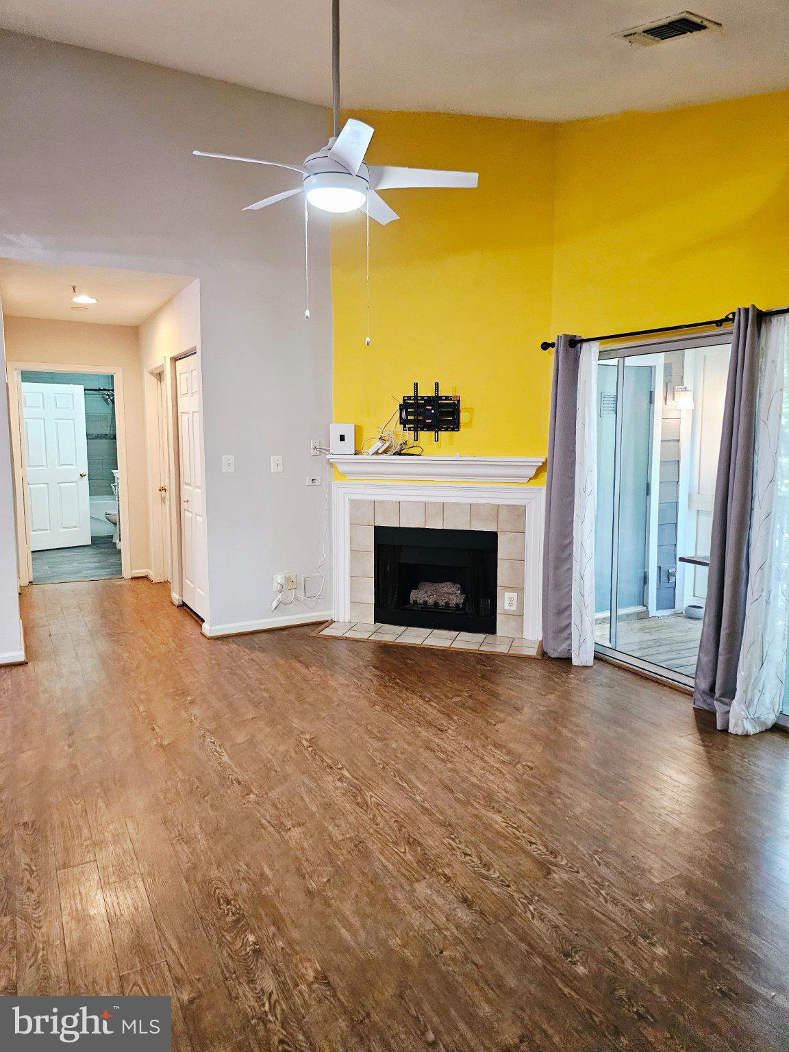 SOUTHGLEN AT UNIVERSITY CENTER - Residential