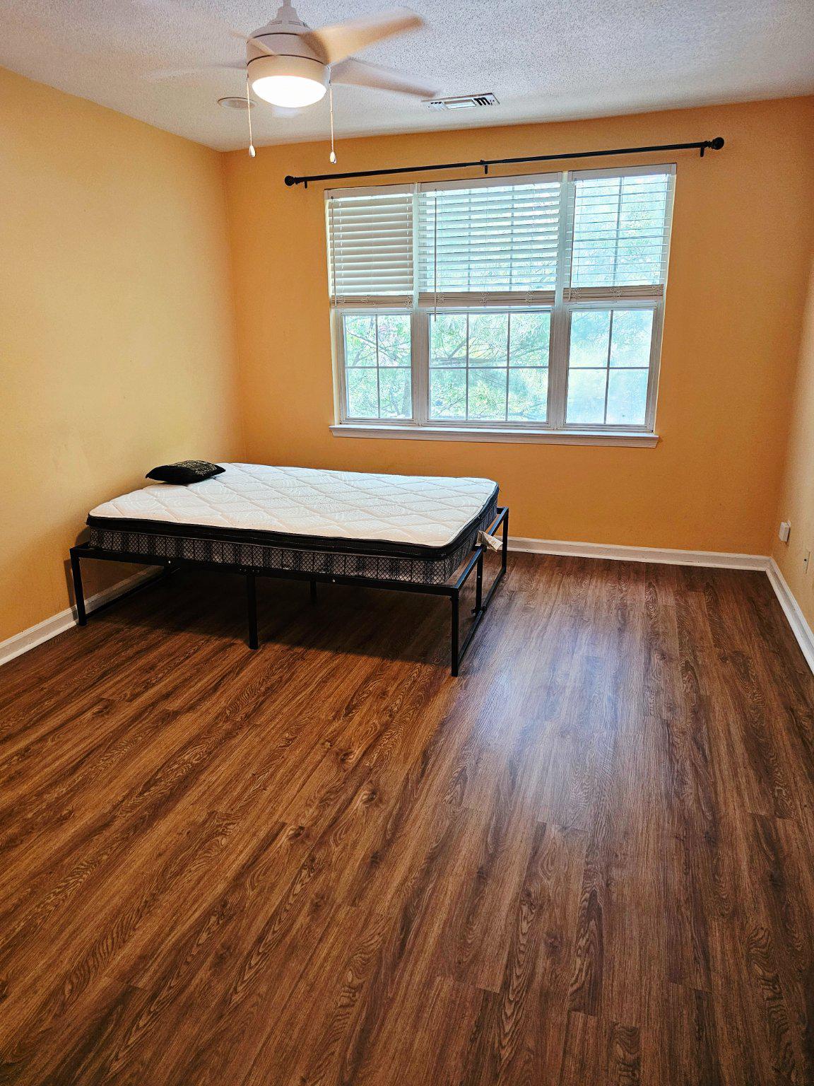 SOUTHGLEN AT UNIVERSITY CENTER - Residential