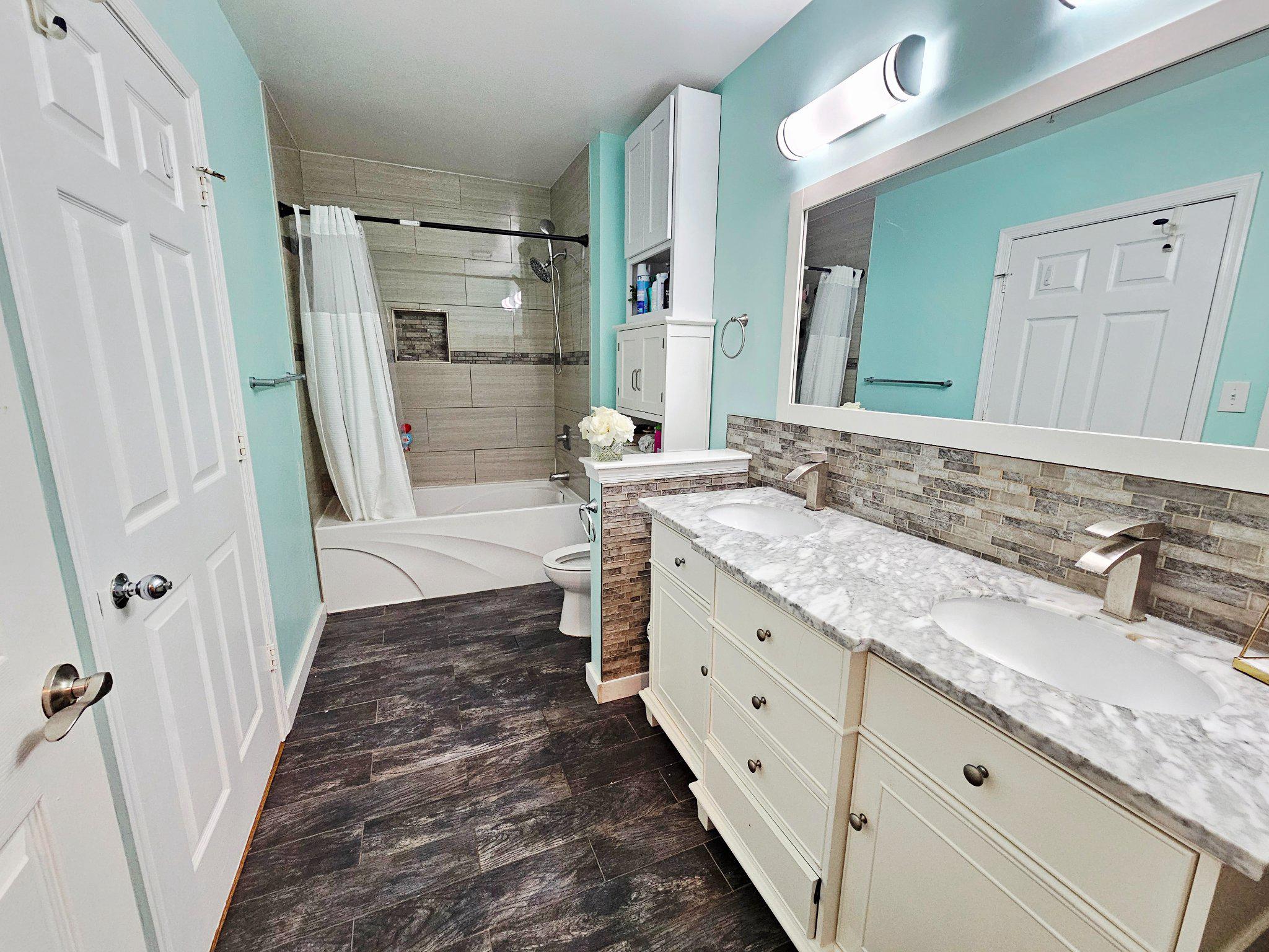 SOUTHGLEN AT UNIVERSITY CENTER - Residential
