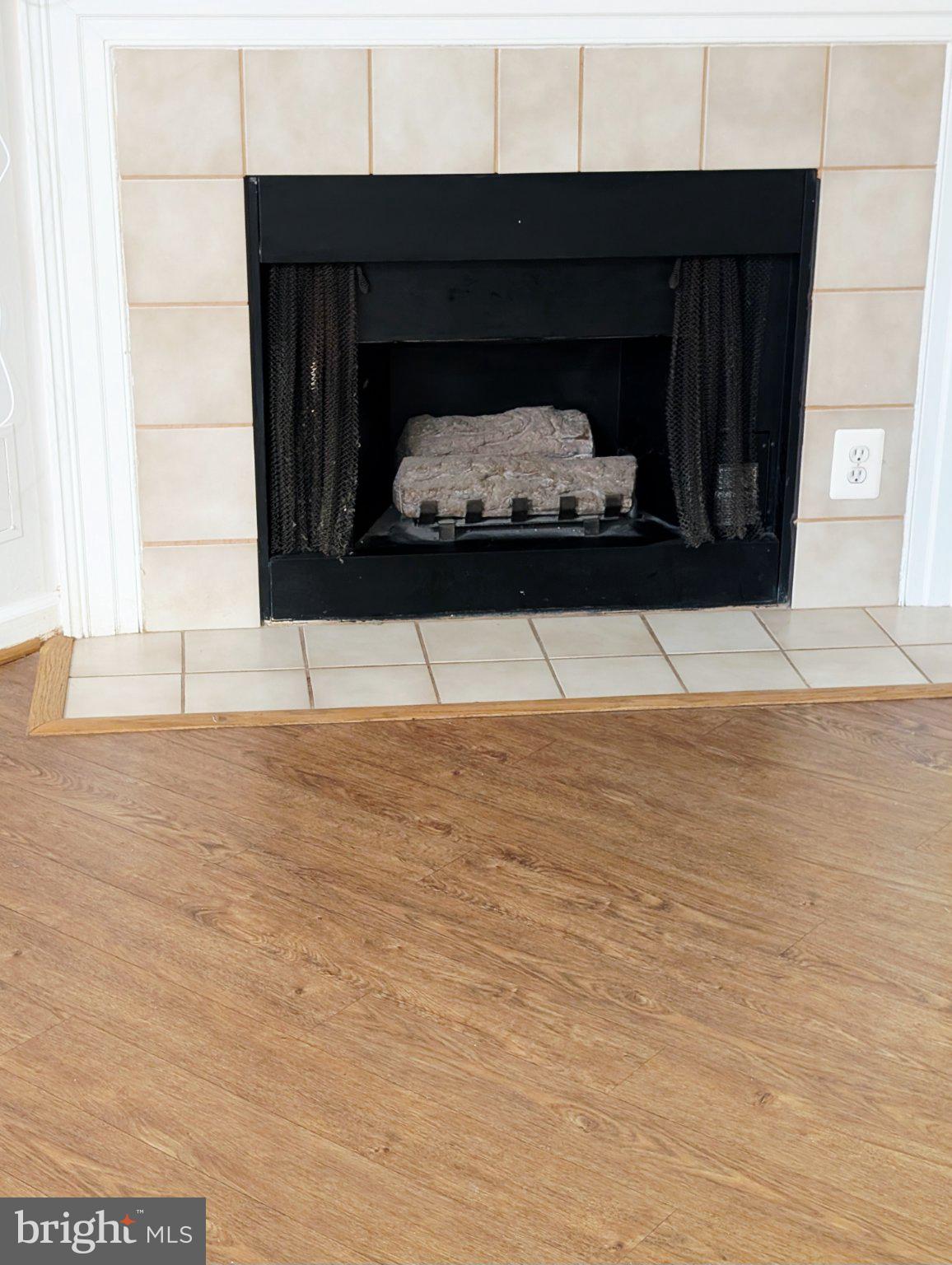 SOUTHGLEN AT UNIVERSITY CENTER - Residential