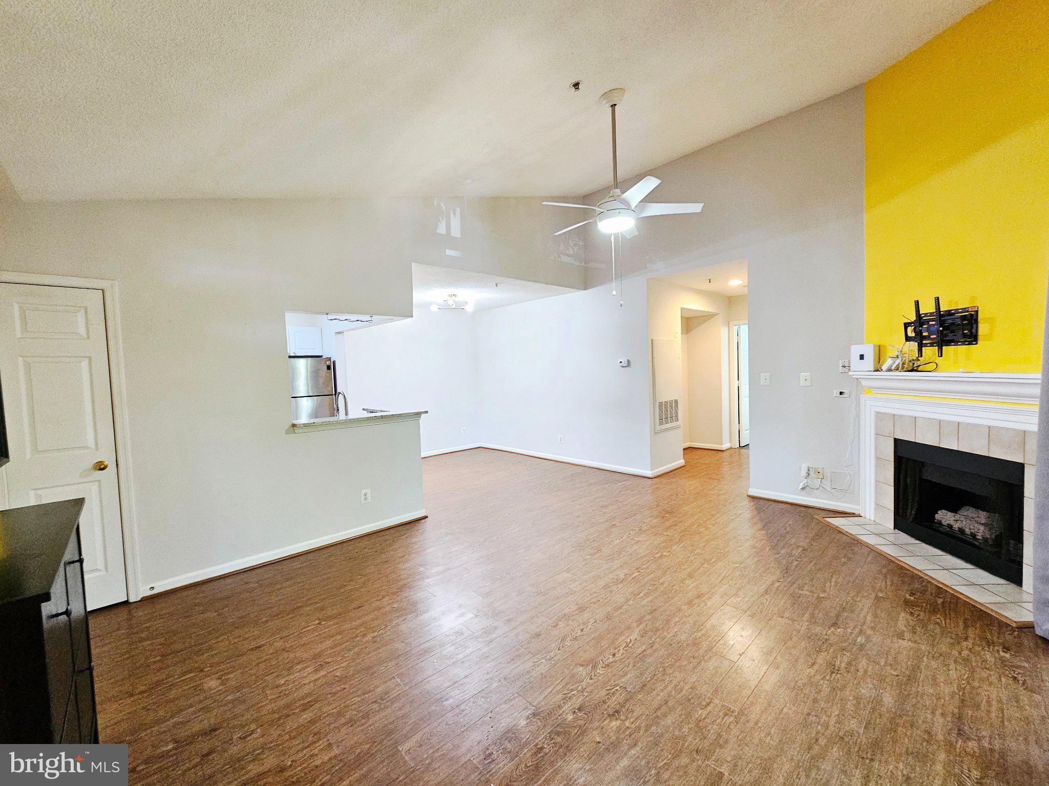 SOUTHGLEN AT UNIVERSITY CENTER - Residential