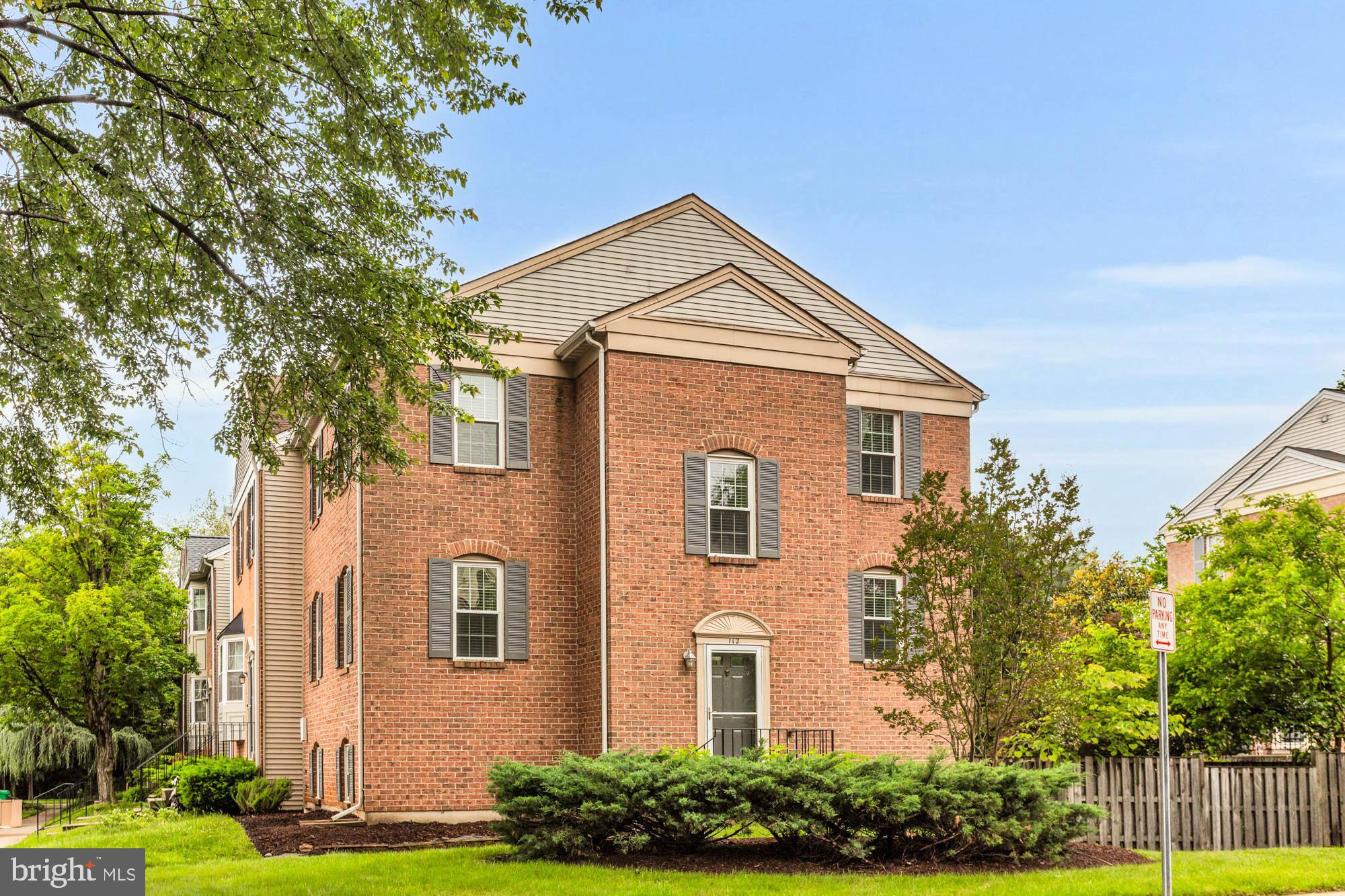 This fabulous end unit townhouse features gleaming hardwood floors in three levels, 4 bed rooms, 3 and a half bath, walk out basement, fenced yard, Deck, stainless steel refrigerator,  dishwasher, NEW  stainless steel range, open kitchen with granite kitchen counters, ceramic tile floors in  bath, granite bath vanity top, Relax in an OPEN floor plan as your upgraded kitchen with stainless steel appliances, & granite counters OPENS to -> your light-infused table space area > your dining area that OPENS to -> your spacious living room , Retreat to your owner’s bedroom with walk-in closet for ample storage and en-suite bathroom with granite vanity top. Appreciate the convenience to shopping center, Shady Grove Metro, easy access to 370, 270,  and features a tennis court, swimming pool and beautiful common areas. Immediately occupancy. application fee $50 per adult.