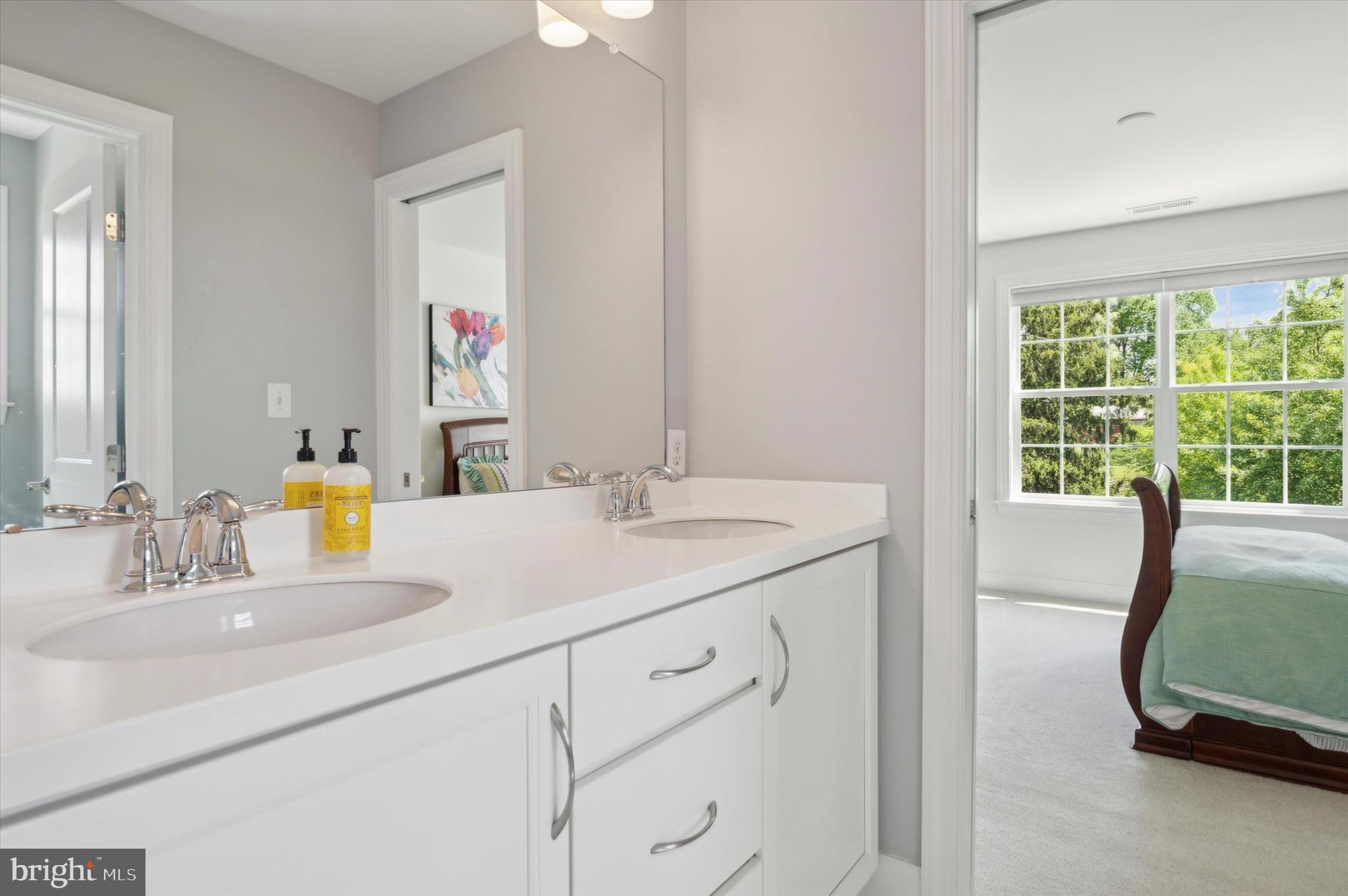 LAUREL RIDGE - Residential