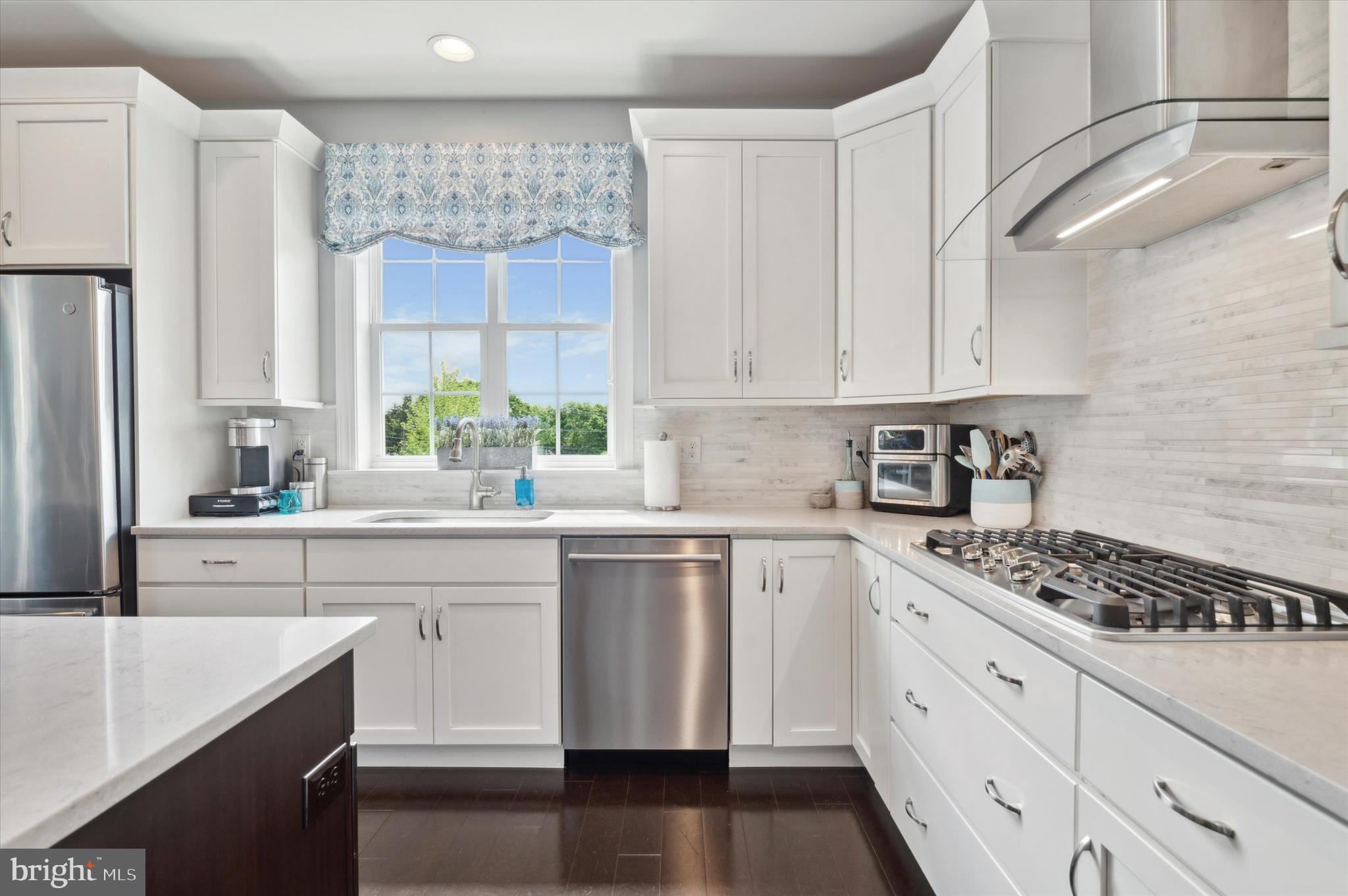 LAUREL RIDGE - Residential