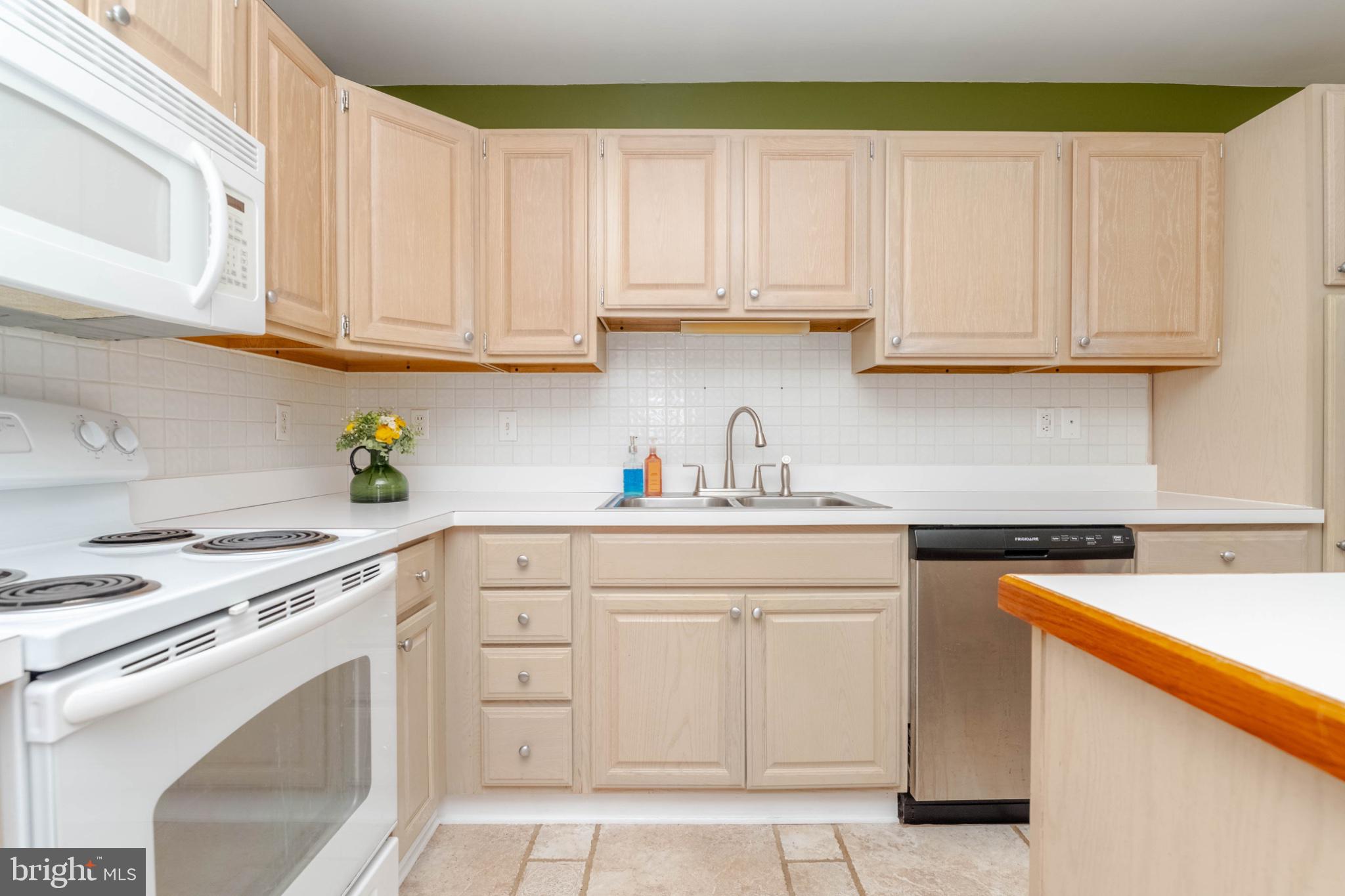 WESTVIEW MANOR - Residential