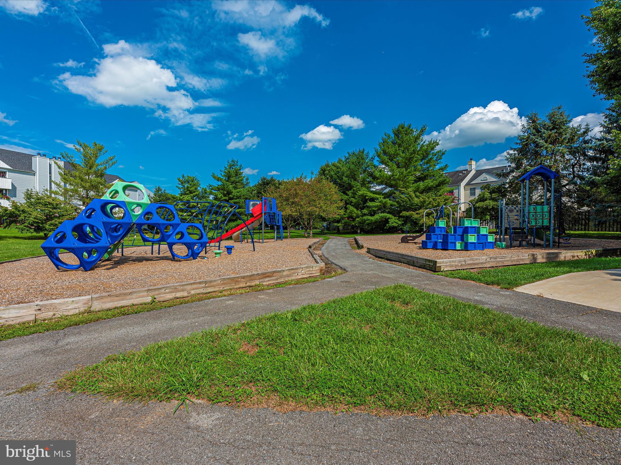 AVINGTON PARK - Residential