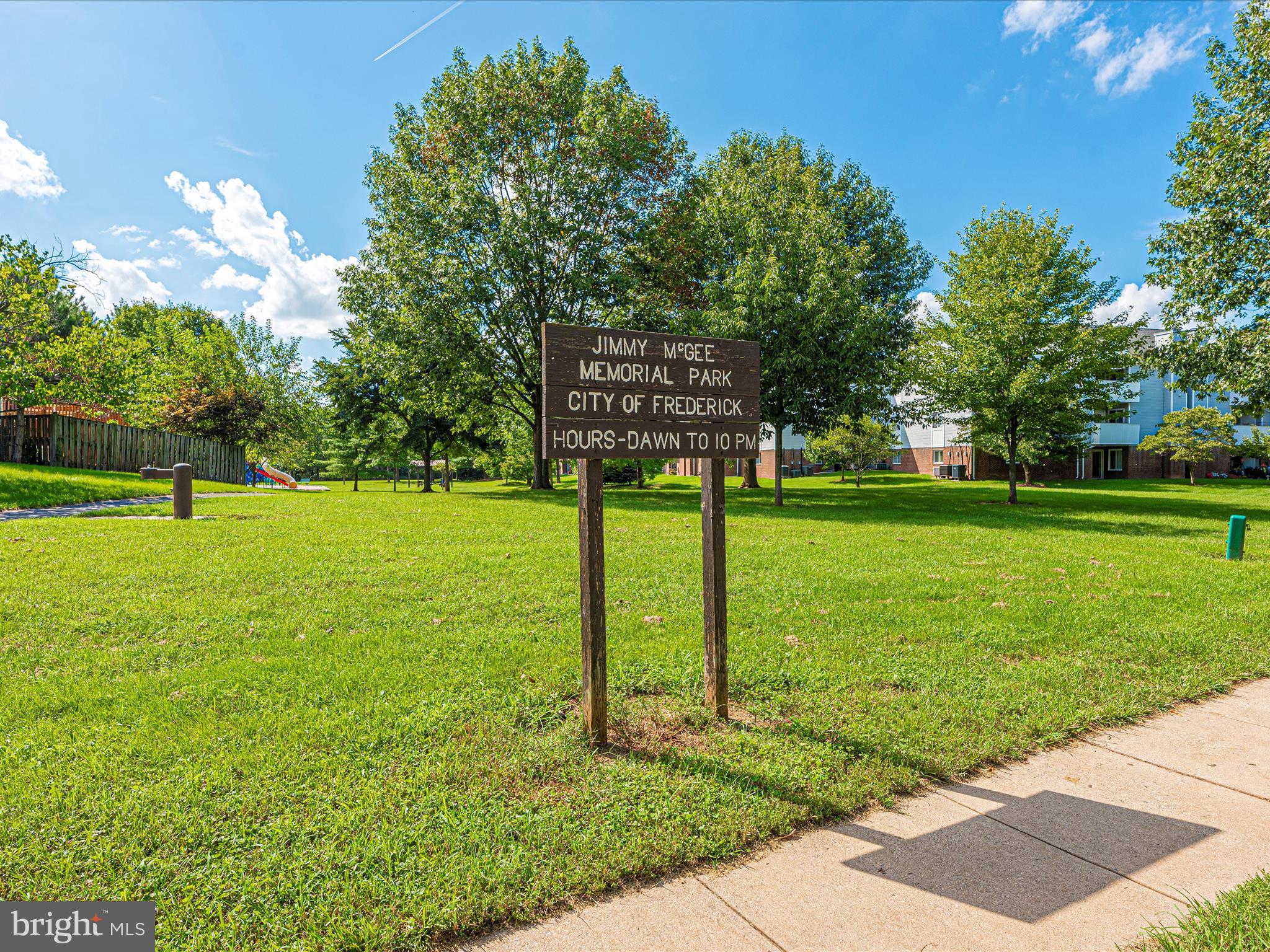 AVINGTON PARK - Residential