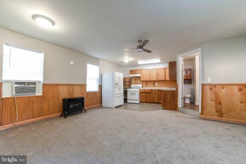 Waterfront studio apartment. 1bd, 1ba. Living/dining combo. Crabbing, fishing, peaceful setting.
