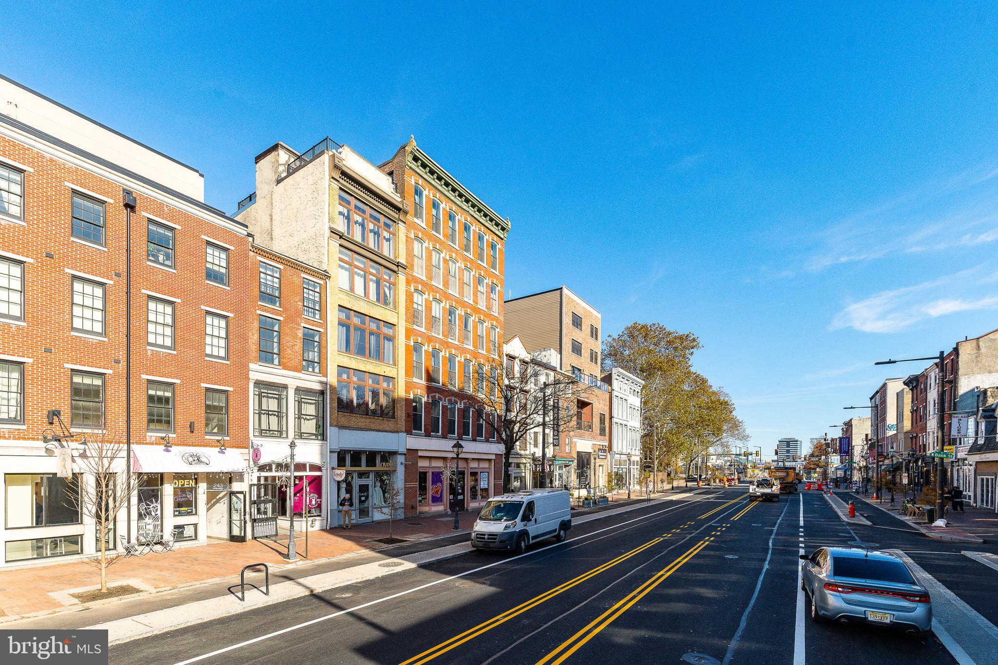 OLD CITY - Commercial Sale