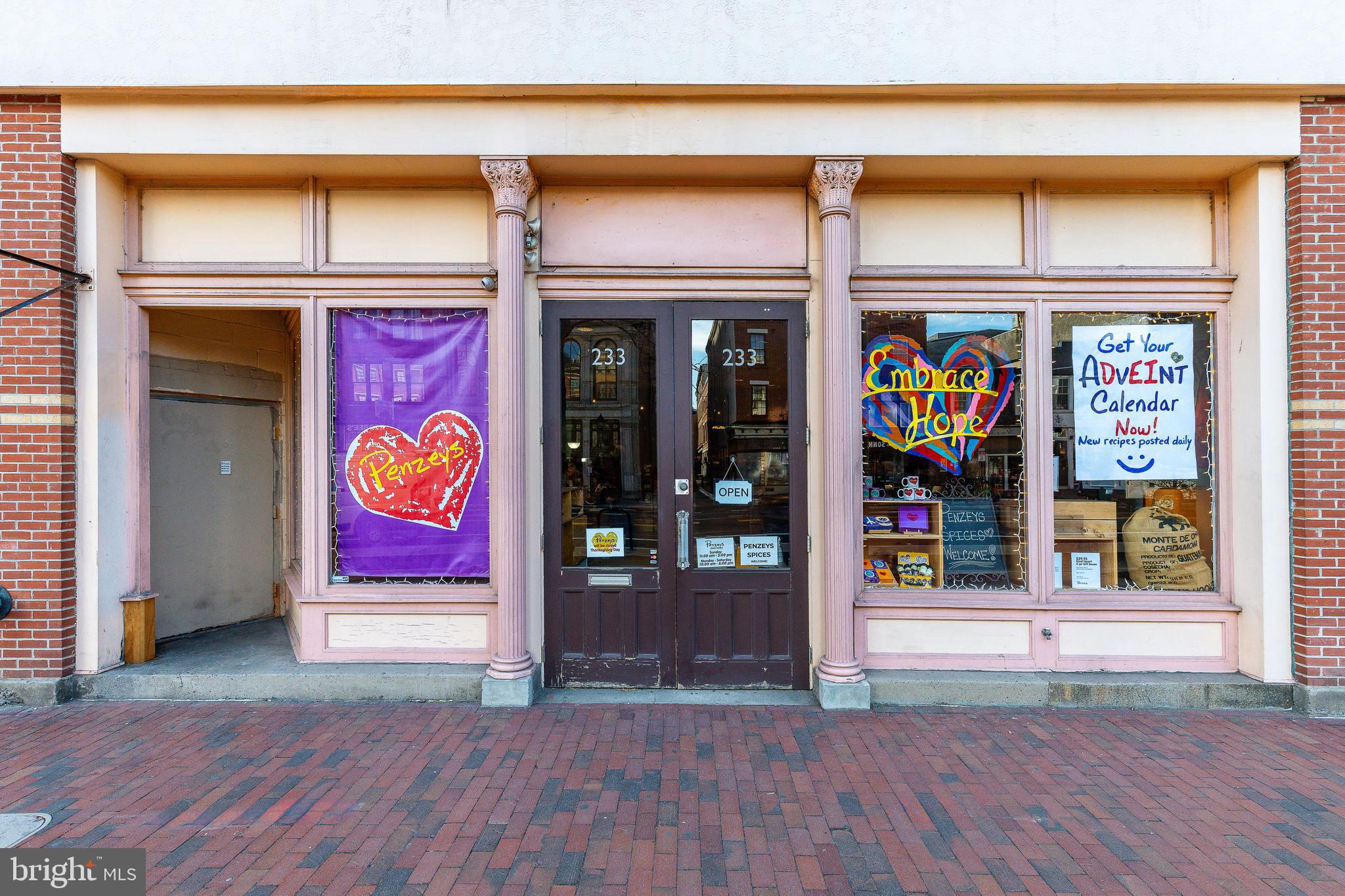 OLD CITY - Commercial Sale