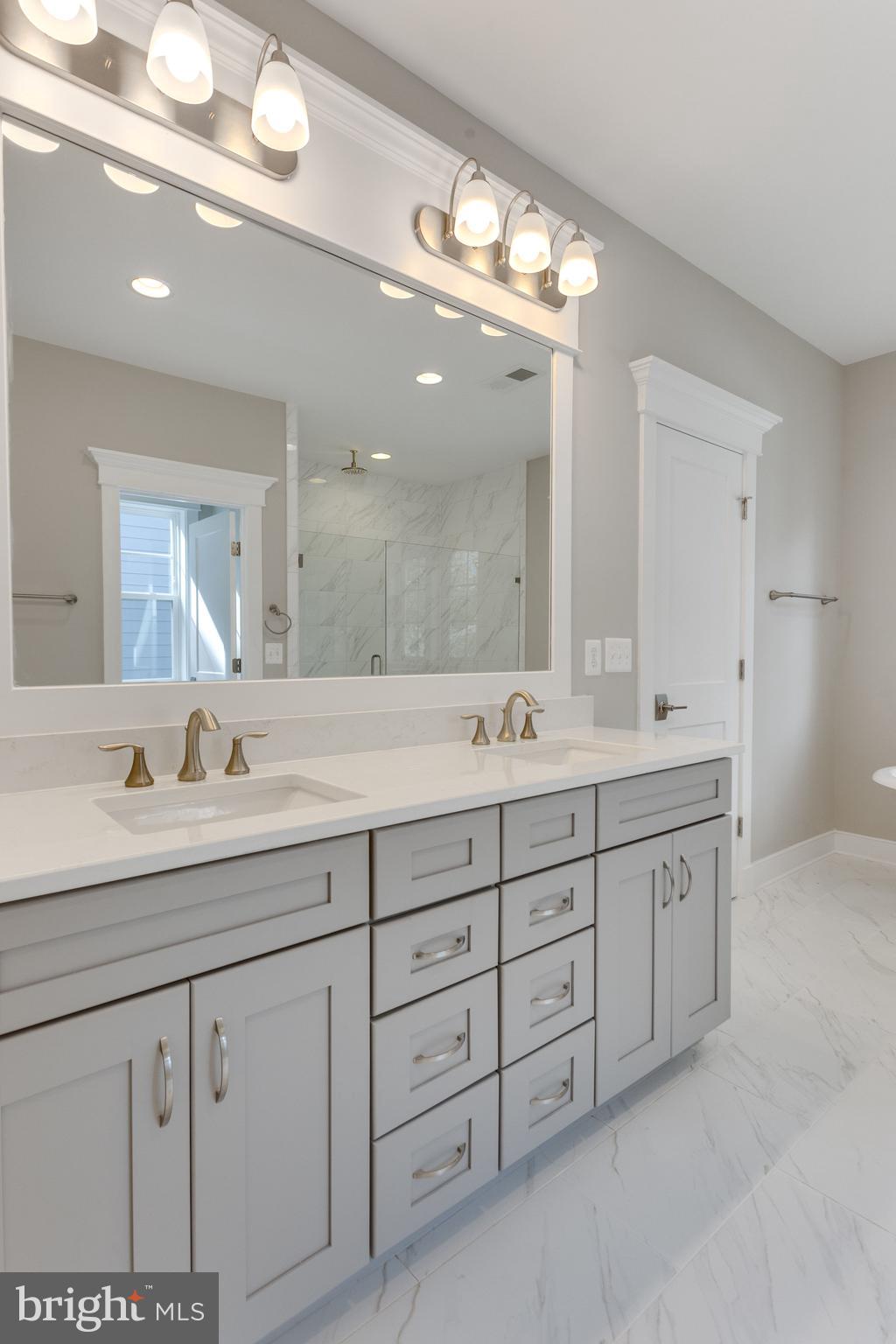 LIVINGSTON HEIGHTS - Residential