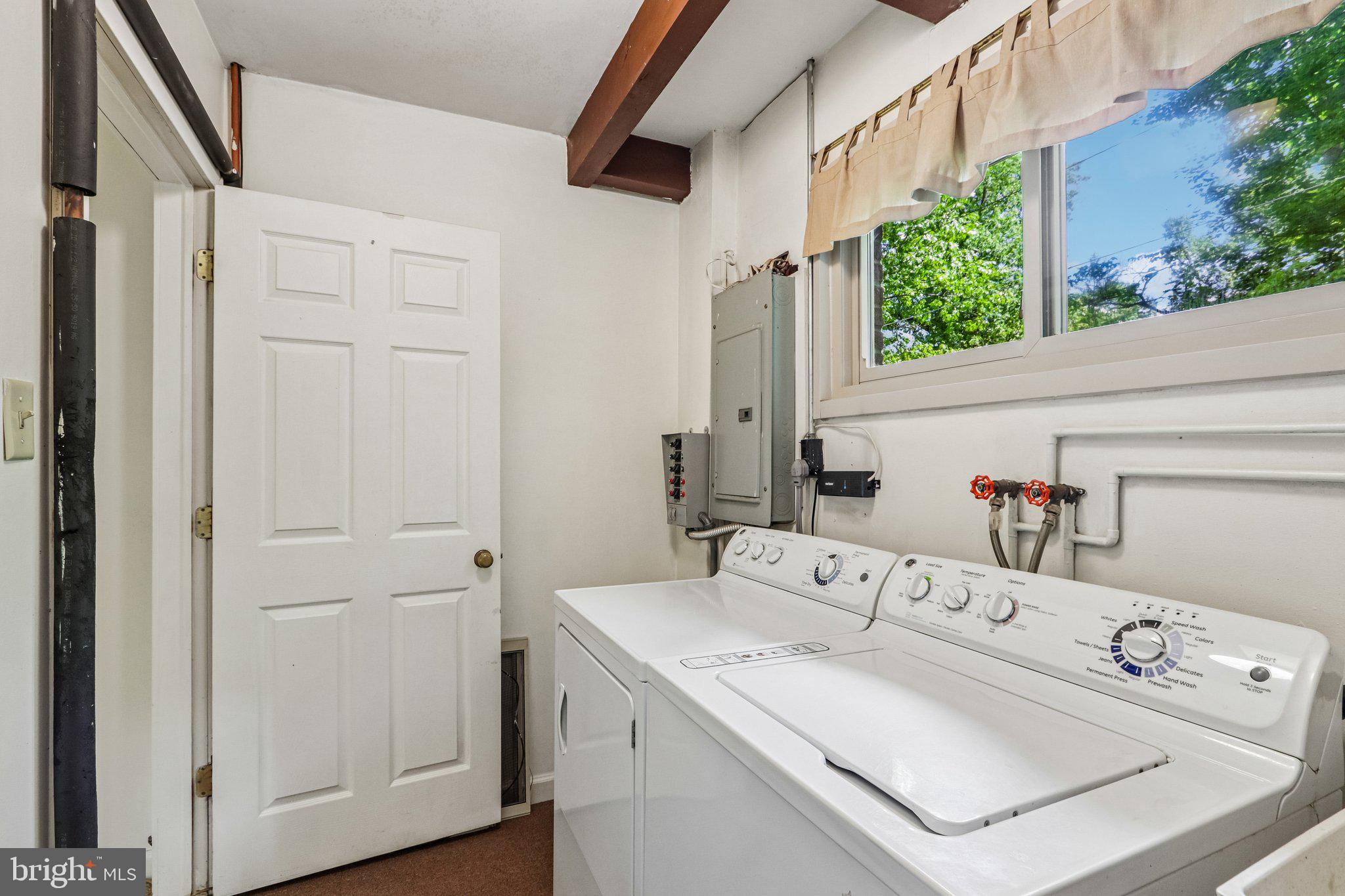 ROBERTS PARK - Residential