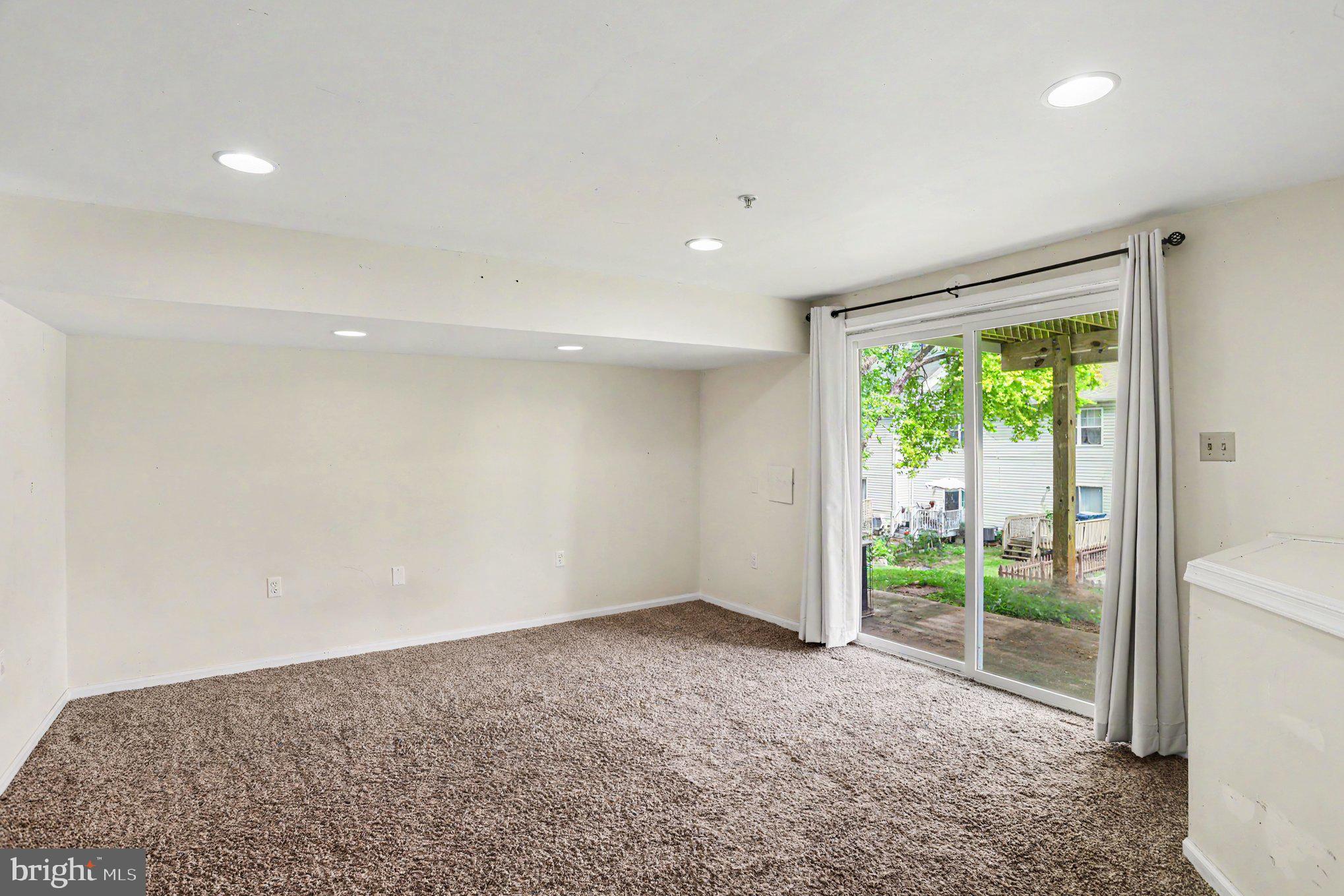 WASHINGTON WOODS - Residential