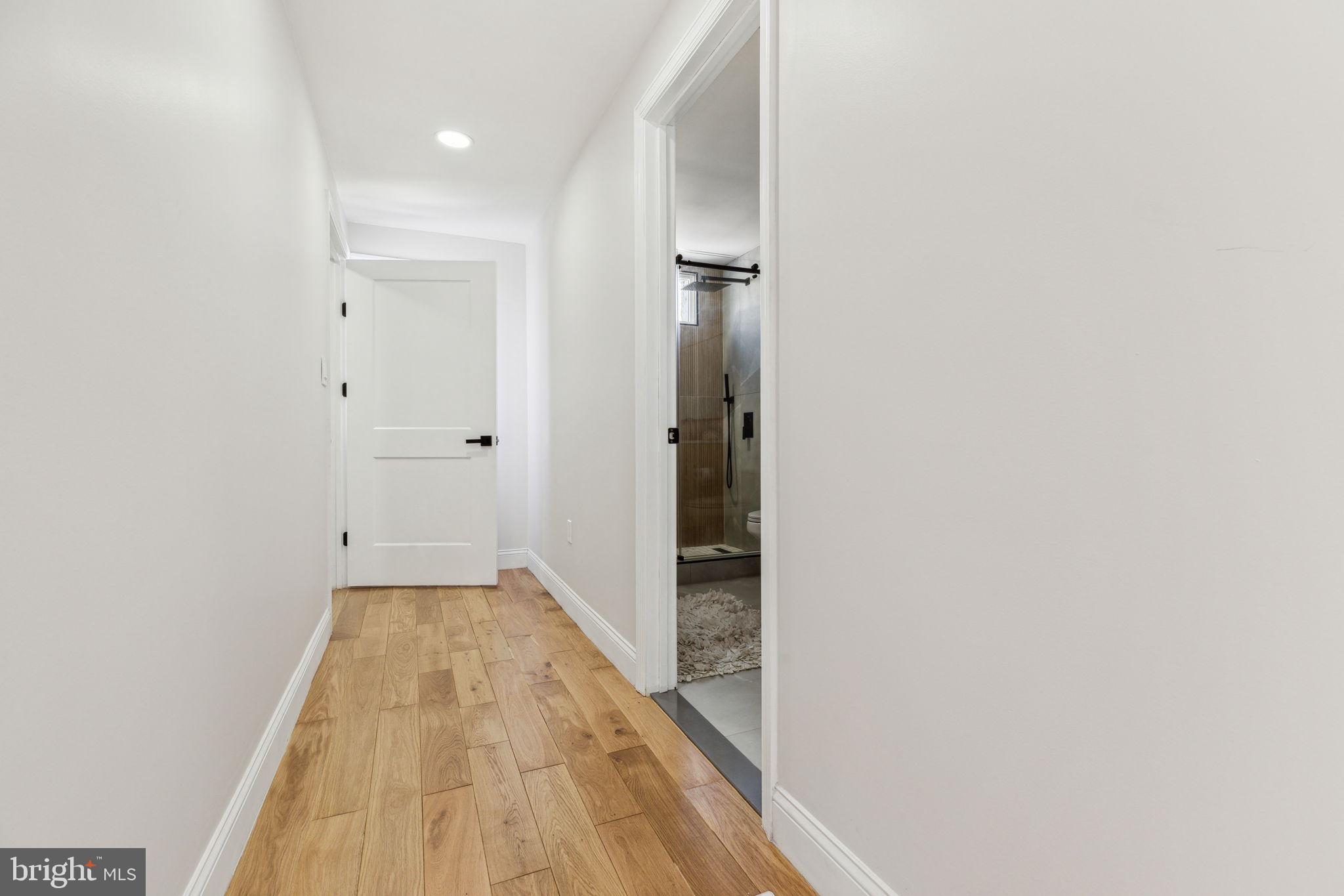 LOGAN SQUARE - Residential