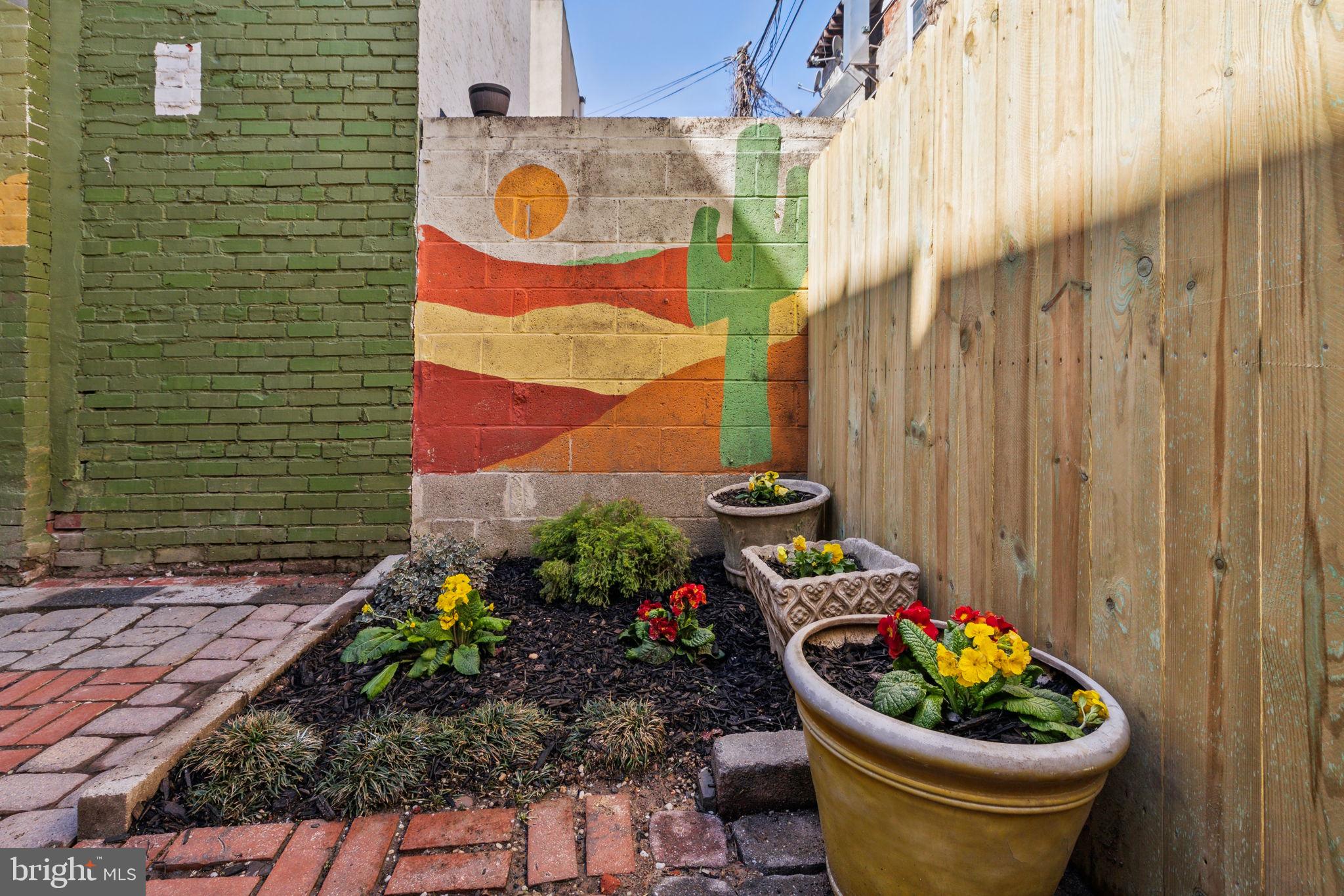LOGAN SQUARE - Residential