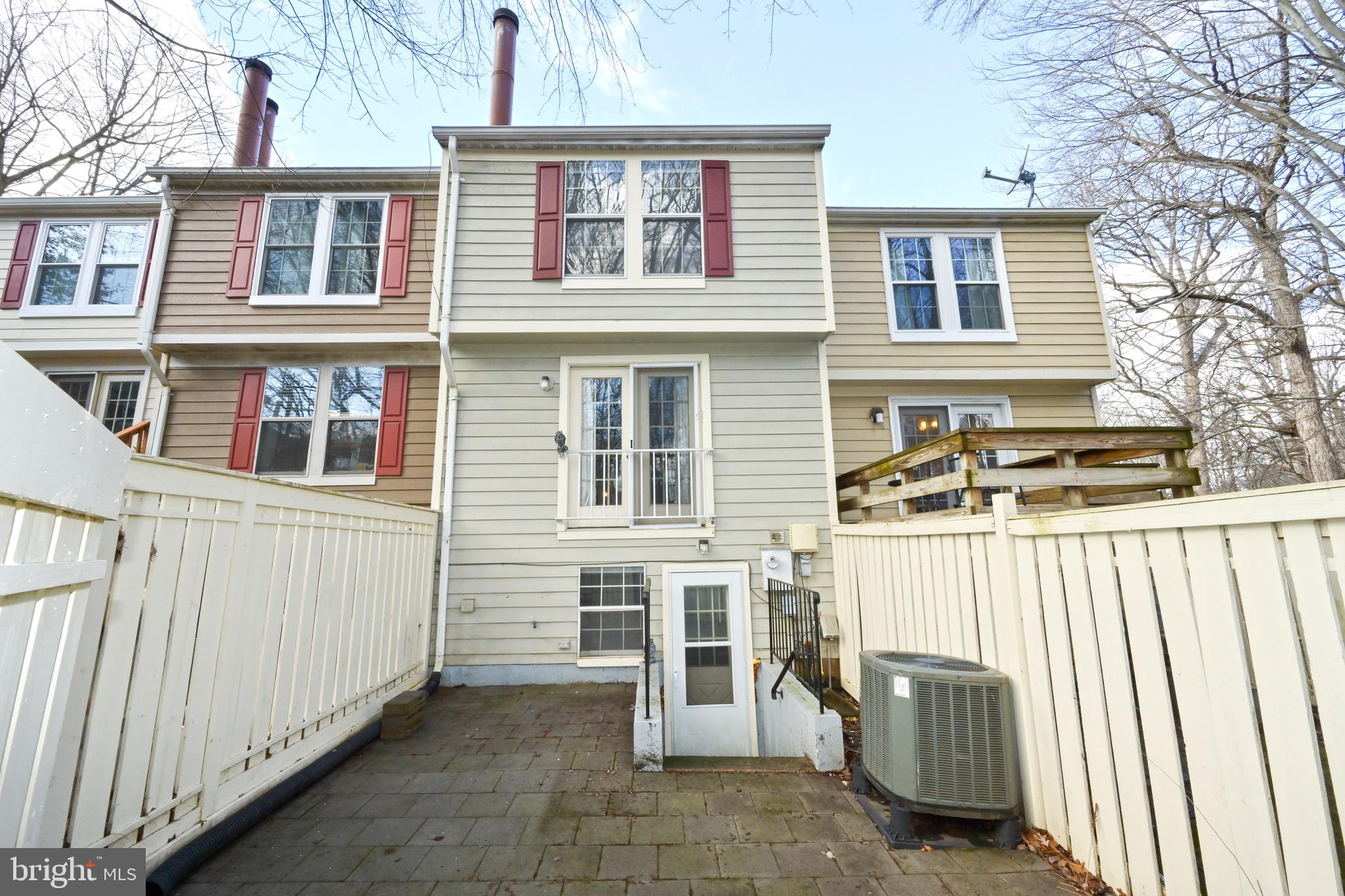 THORNHILL - Residential