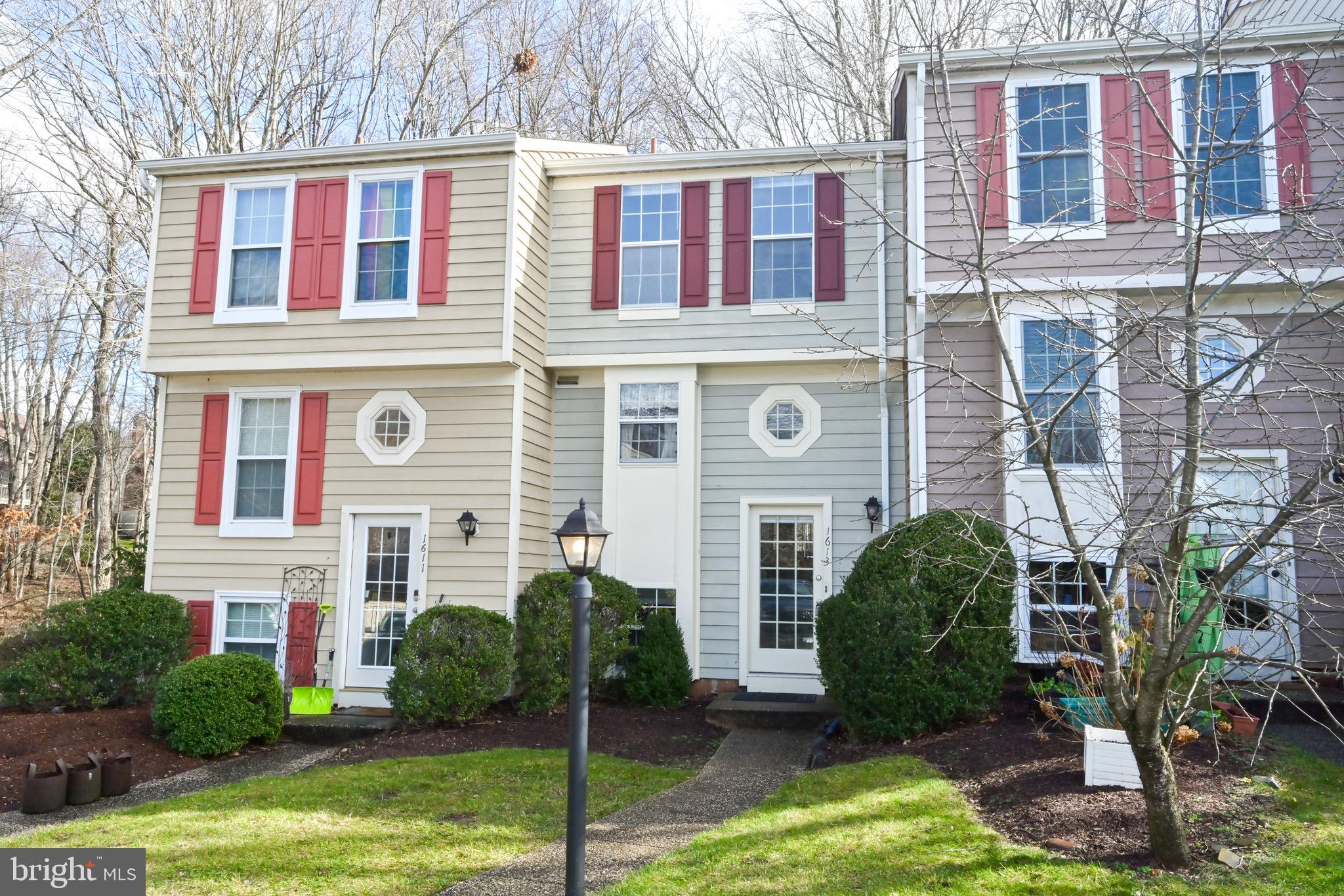 THORNHILL - Residential