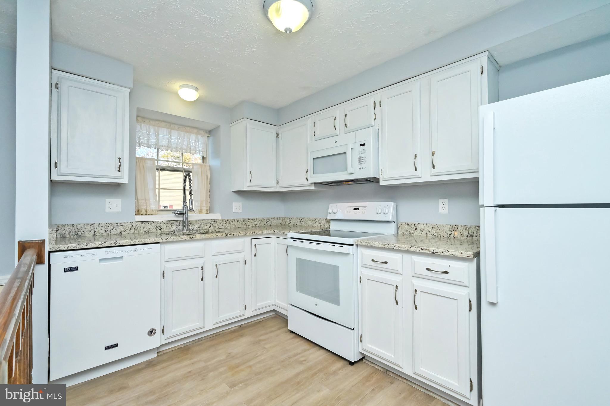 THORNHILL - Residential