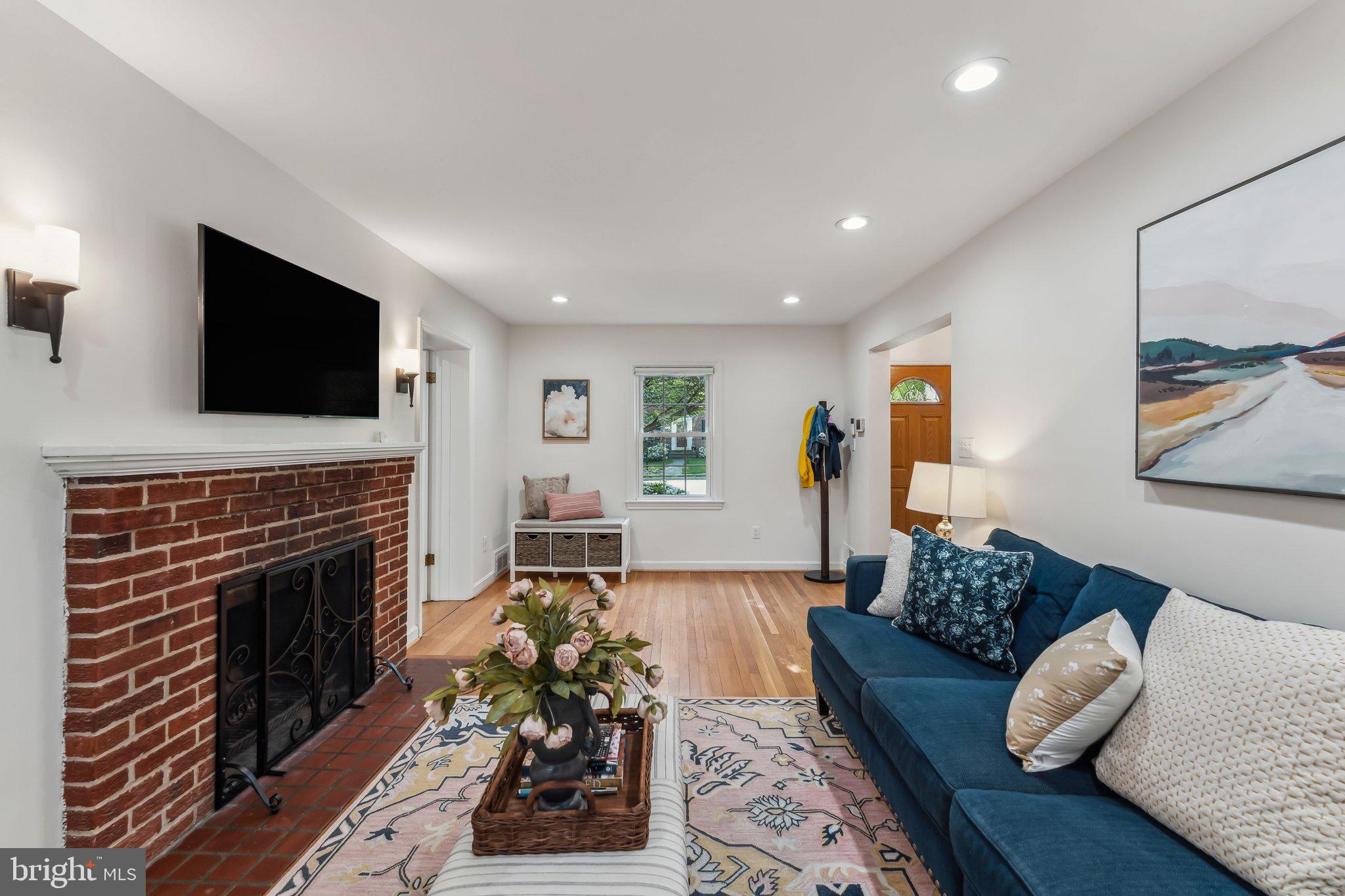 MADISON MANOR - Residential