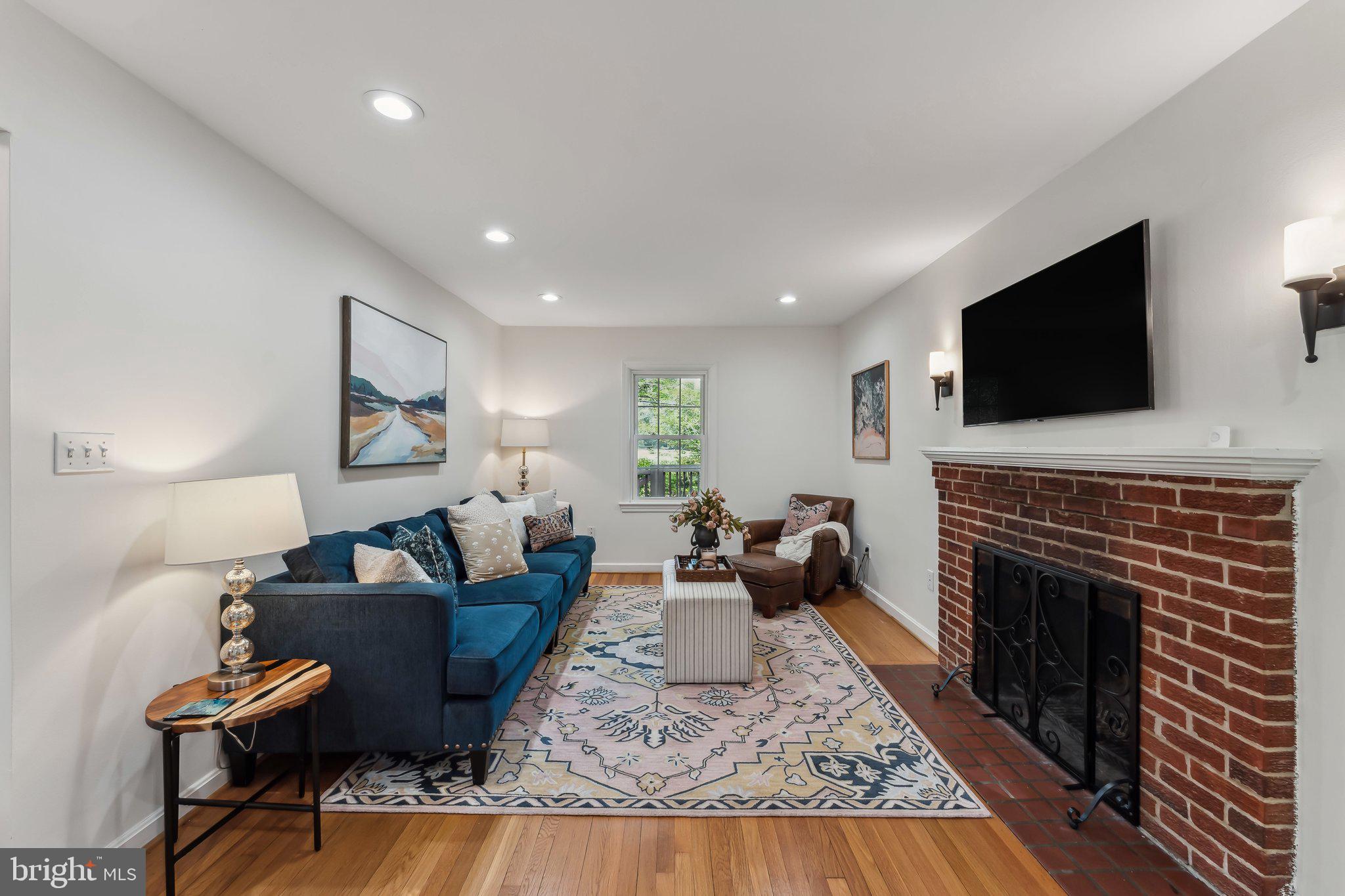 MADISON MANOR - Residential